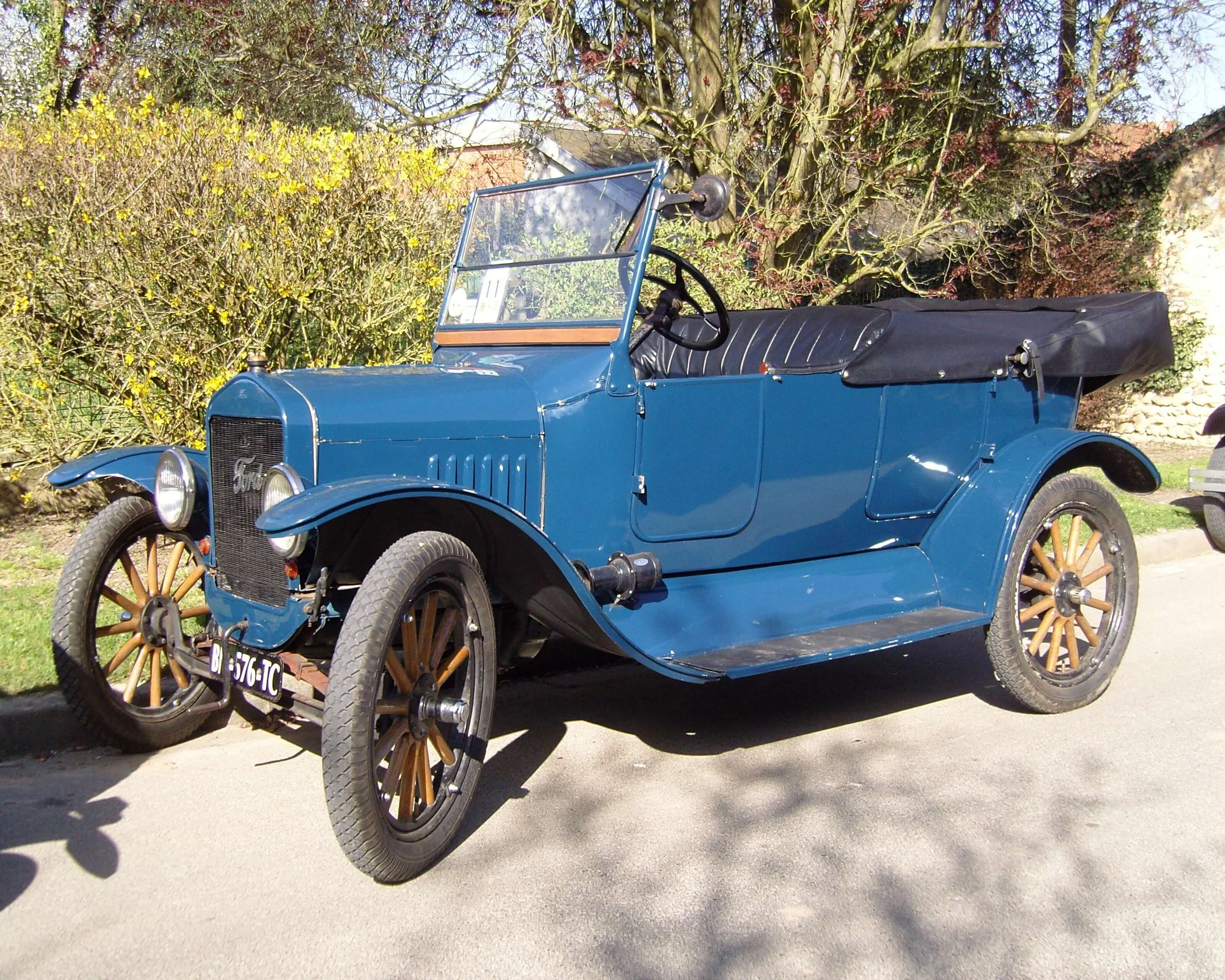 4-Ford-T-Touring-1923.jpg.jpeg