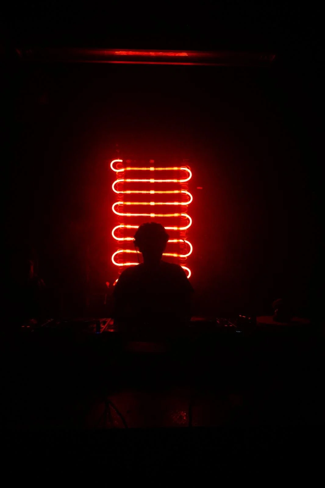 Neon Weaving 01