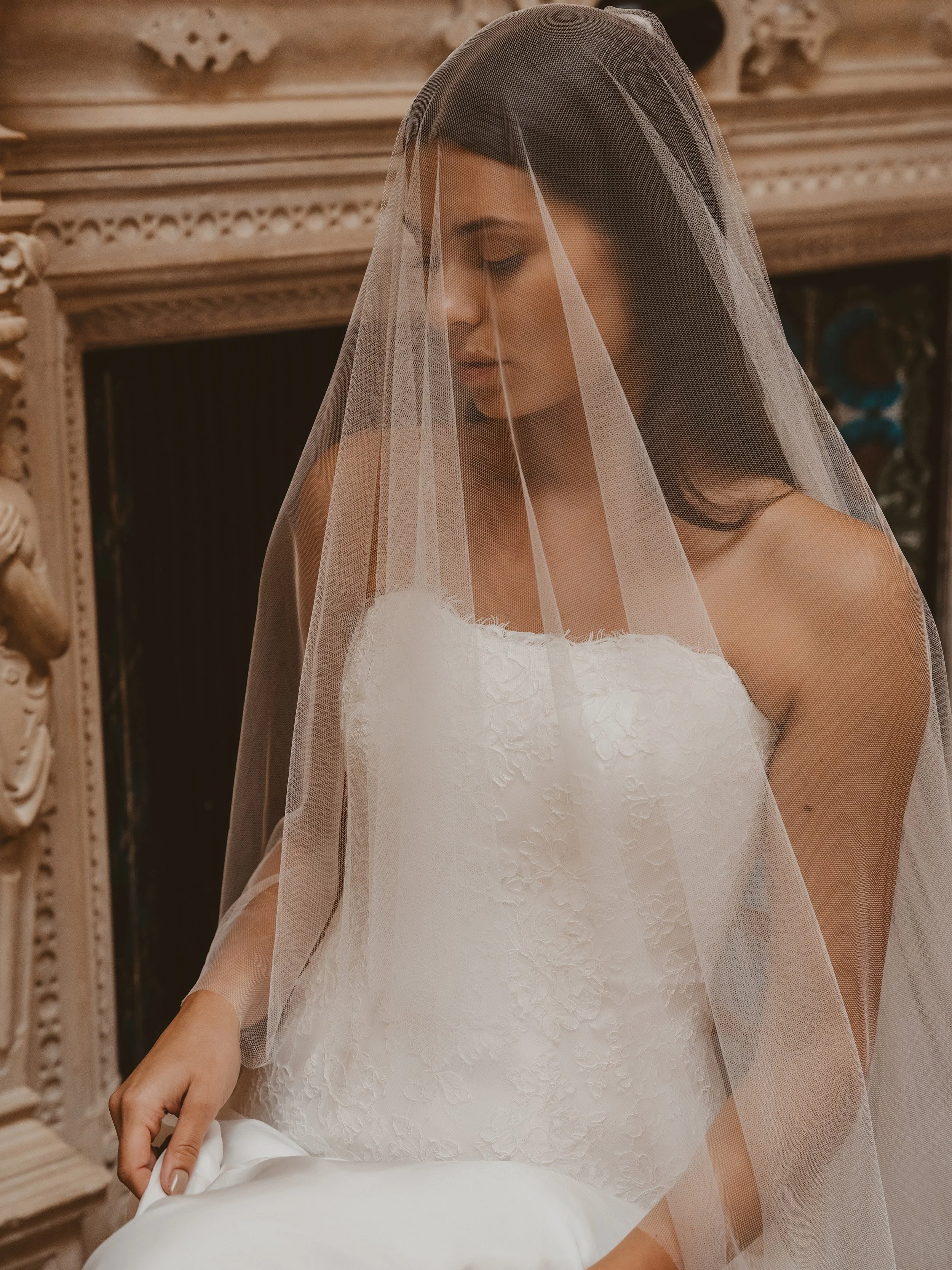 Unseen portraits from Female Form 

#lauracarmelbridal #luxurybridal #britishbridal #luxurybride