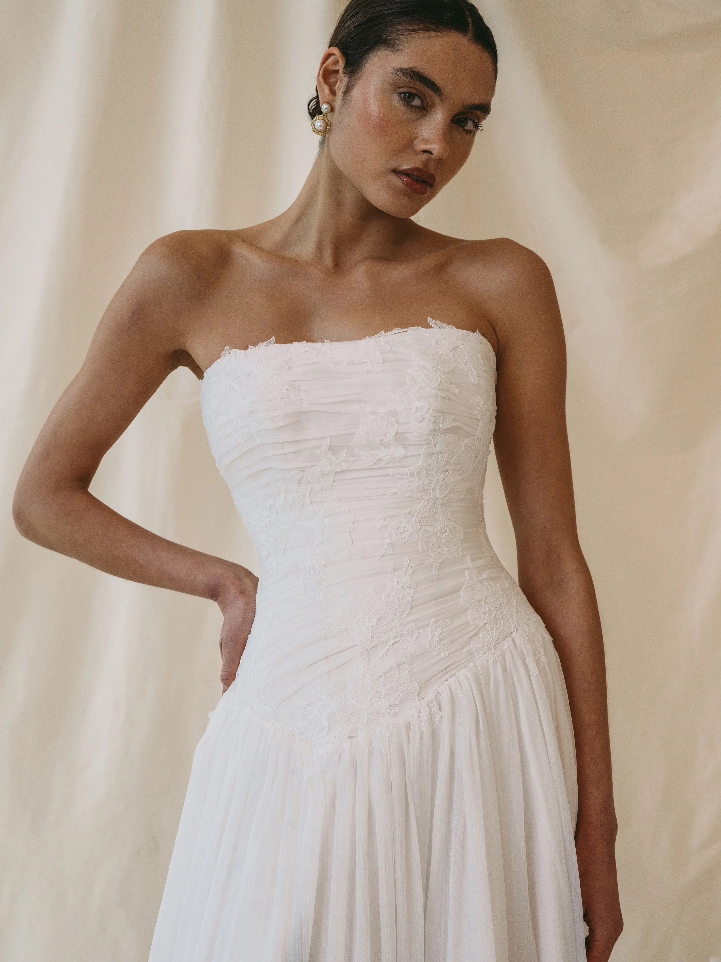 Echo ~ available for fittings in our Marylebone studio. 

#lauracarmelbridal #luxurybride #couturebridal #couturebridalgown #luxurybridal