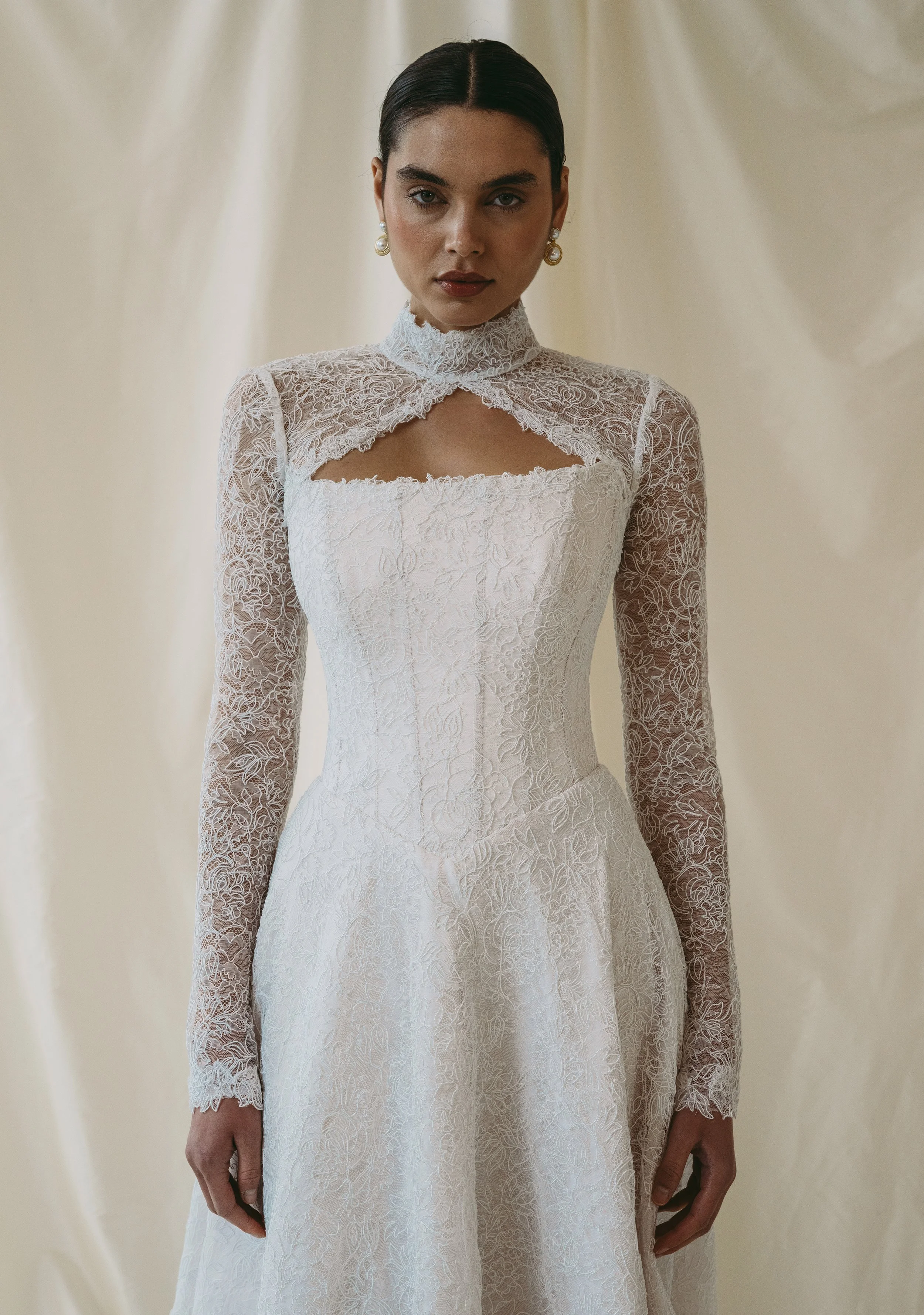 lace-A-line-full-circle-wedding-dress-laura-carmel.jpg