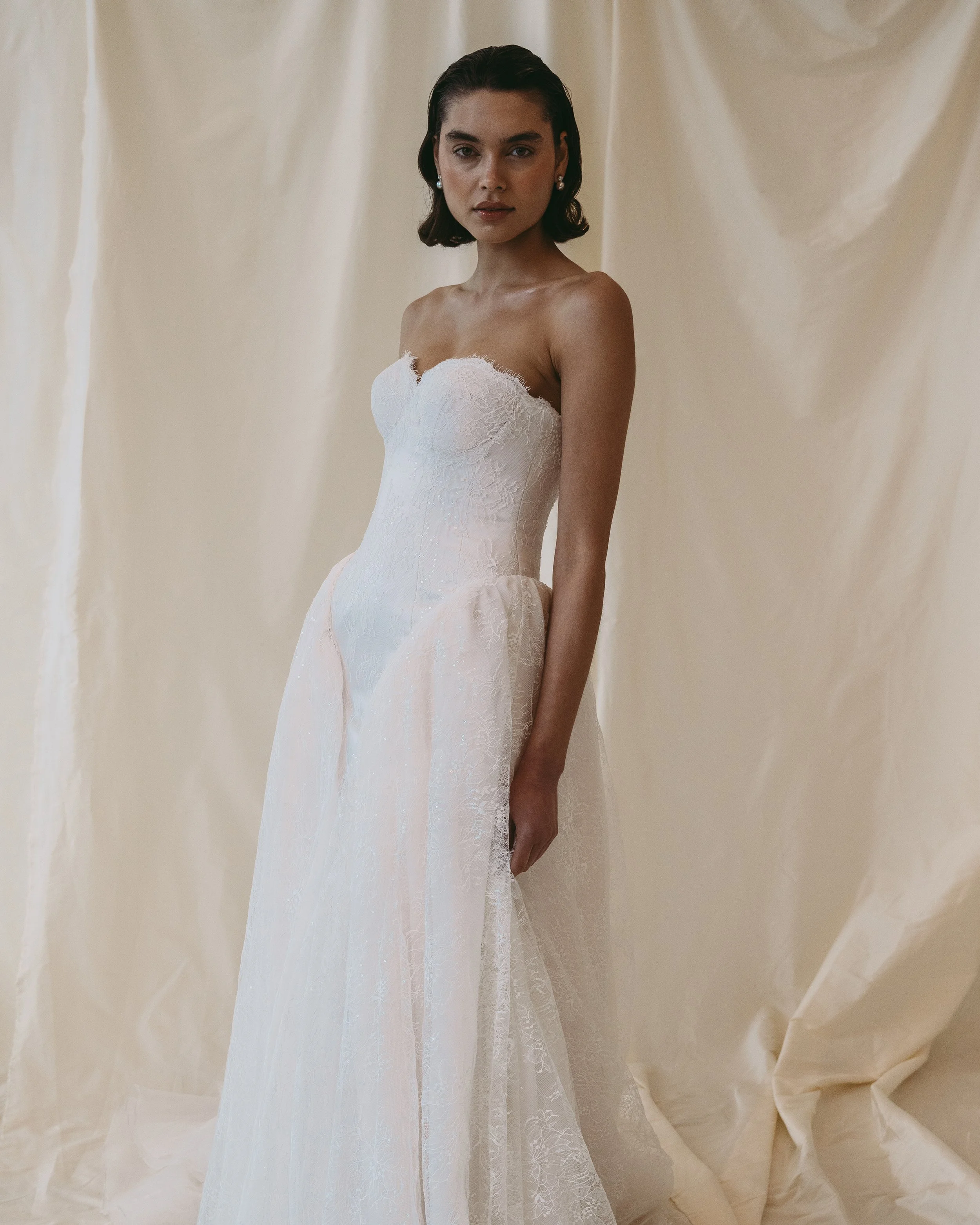 moon-blush-lace-wedding-dress-no-waist-seam.jpg