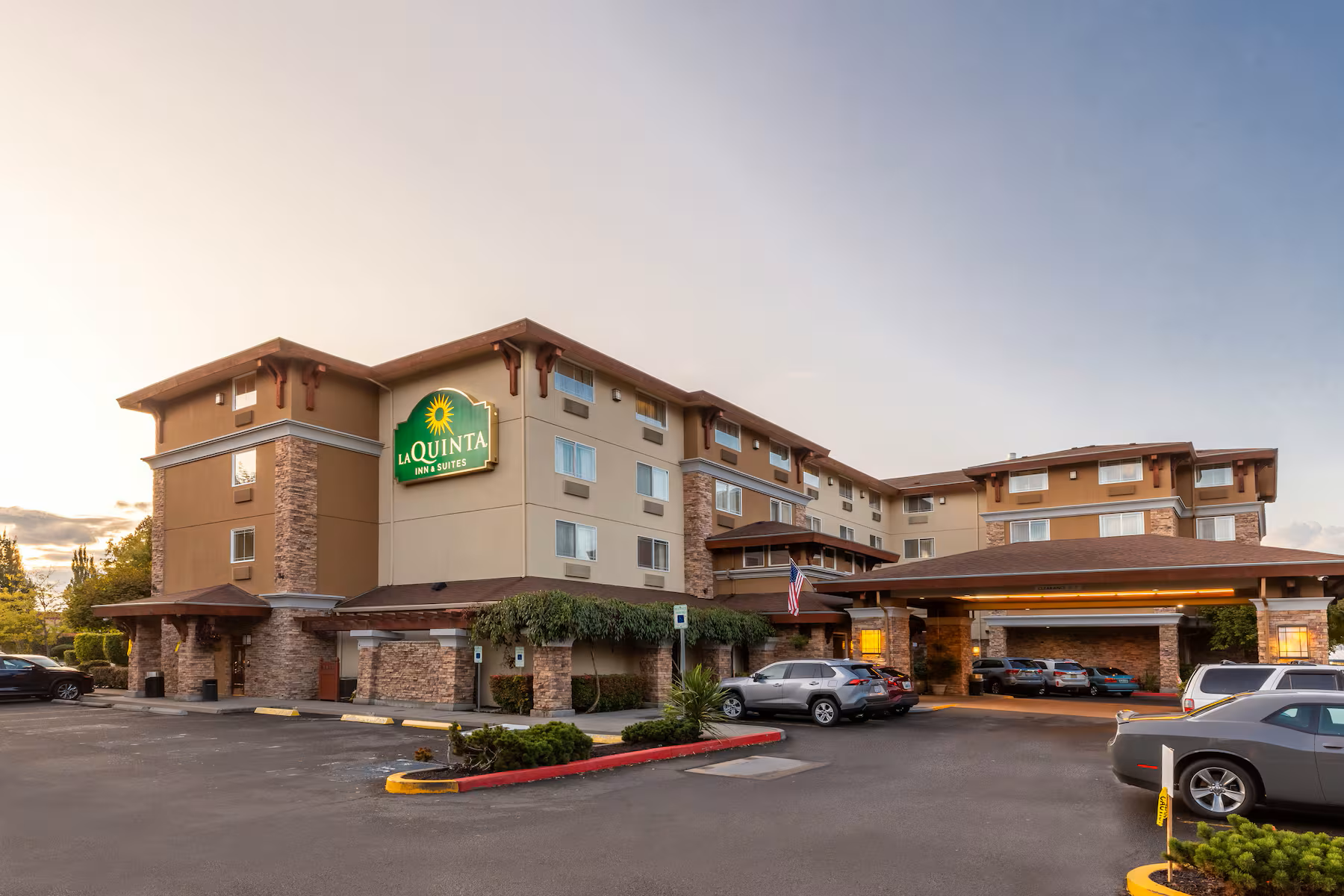 La Quinta Inns & Suites Clark County Fair Partner Hotel