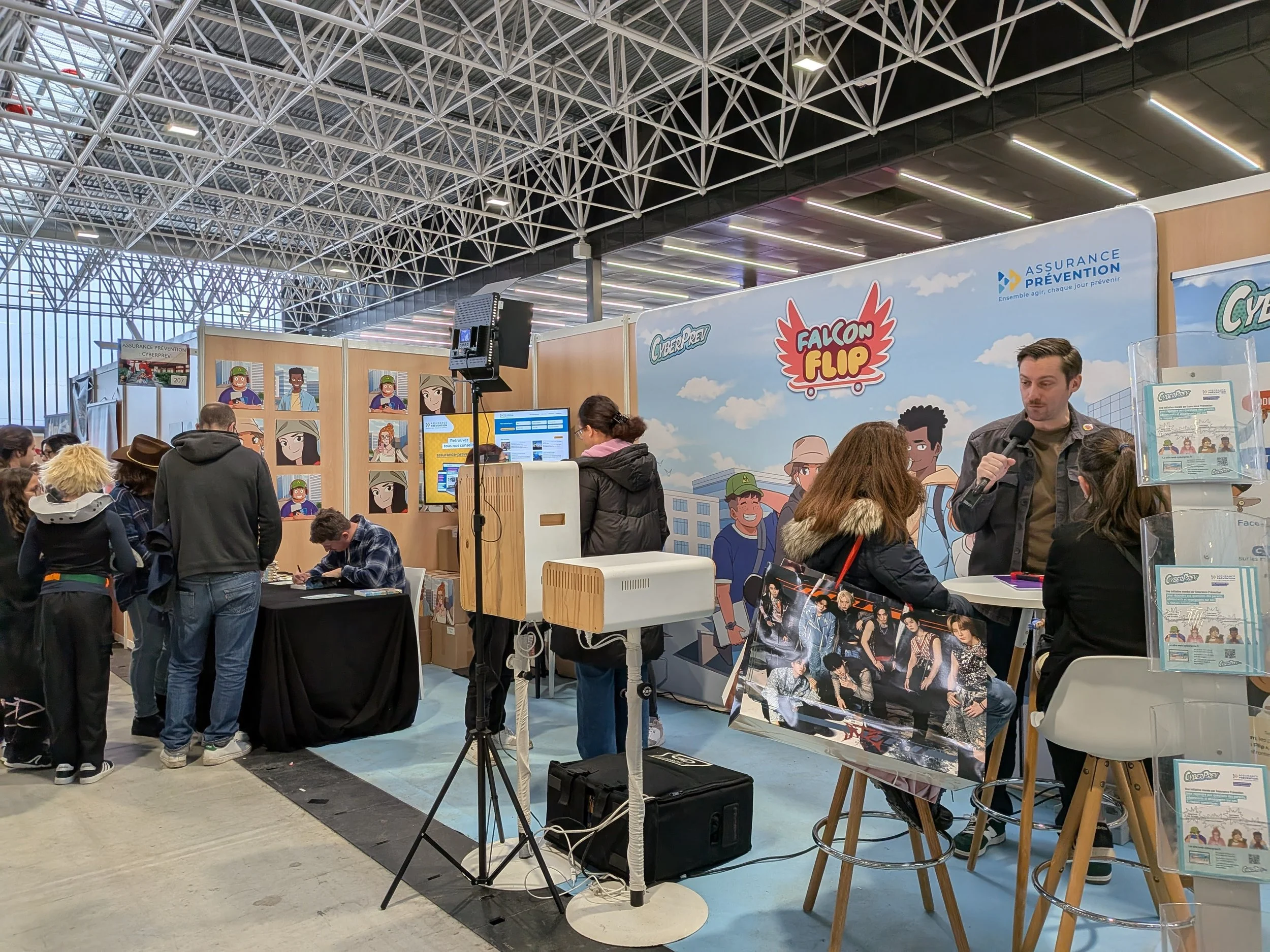 Agence Pastelle - Assurance Prévention, CyberPrev, Falcon Flip, Toulouse Game Show, addiction aux écrans, le cyberharcèlement, le contenu choquant et la désinformation.