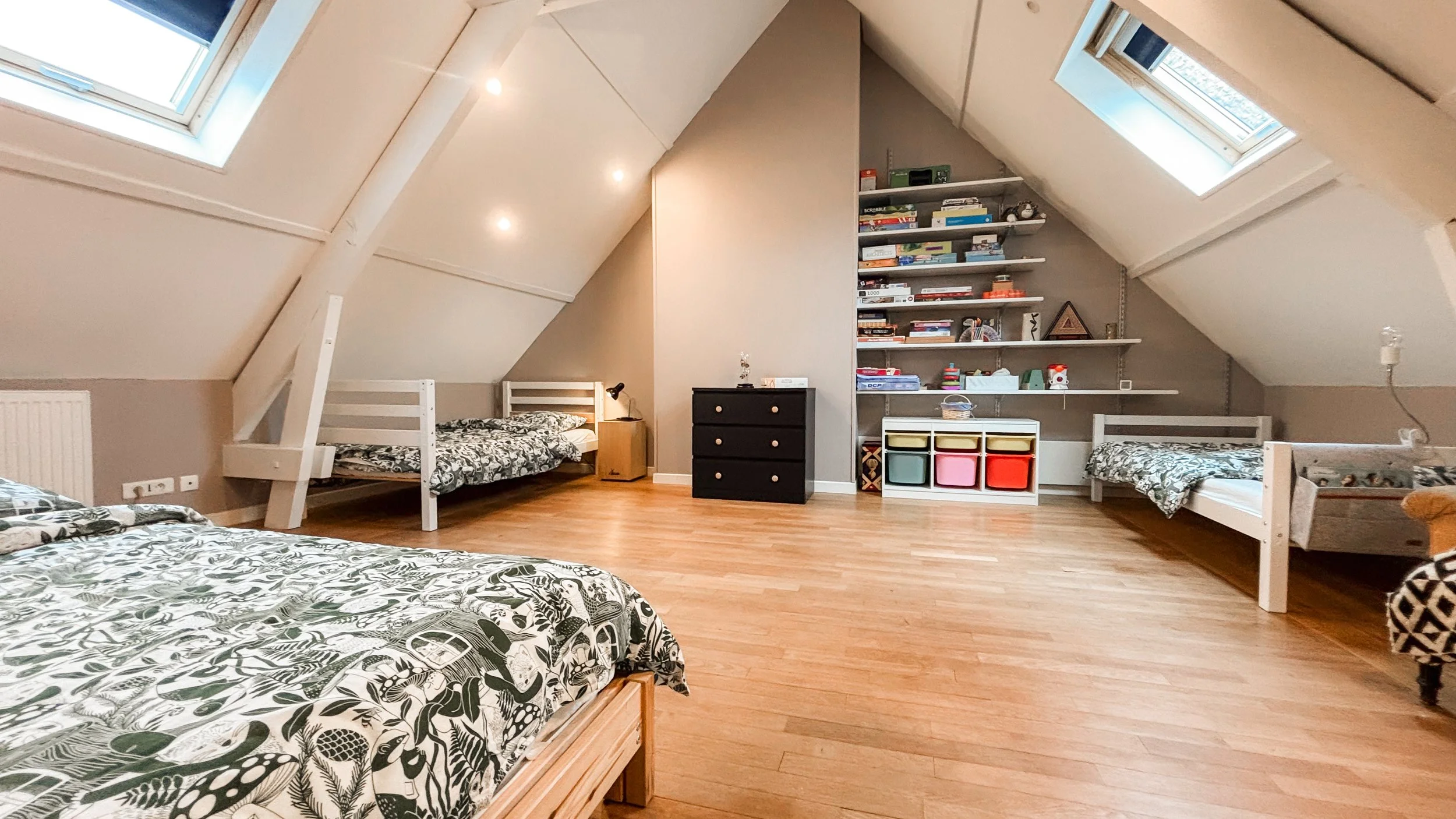 Les 3 lits dans la chambre partagée