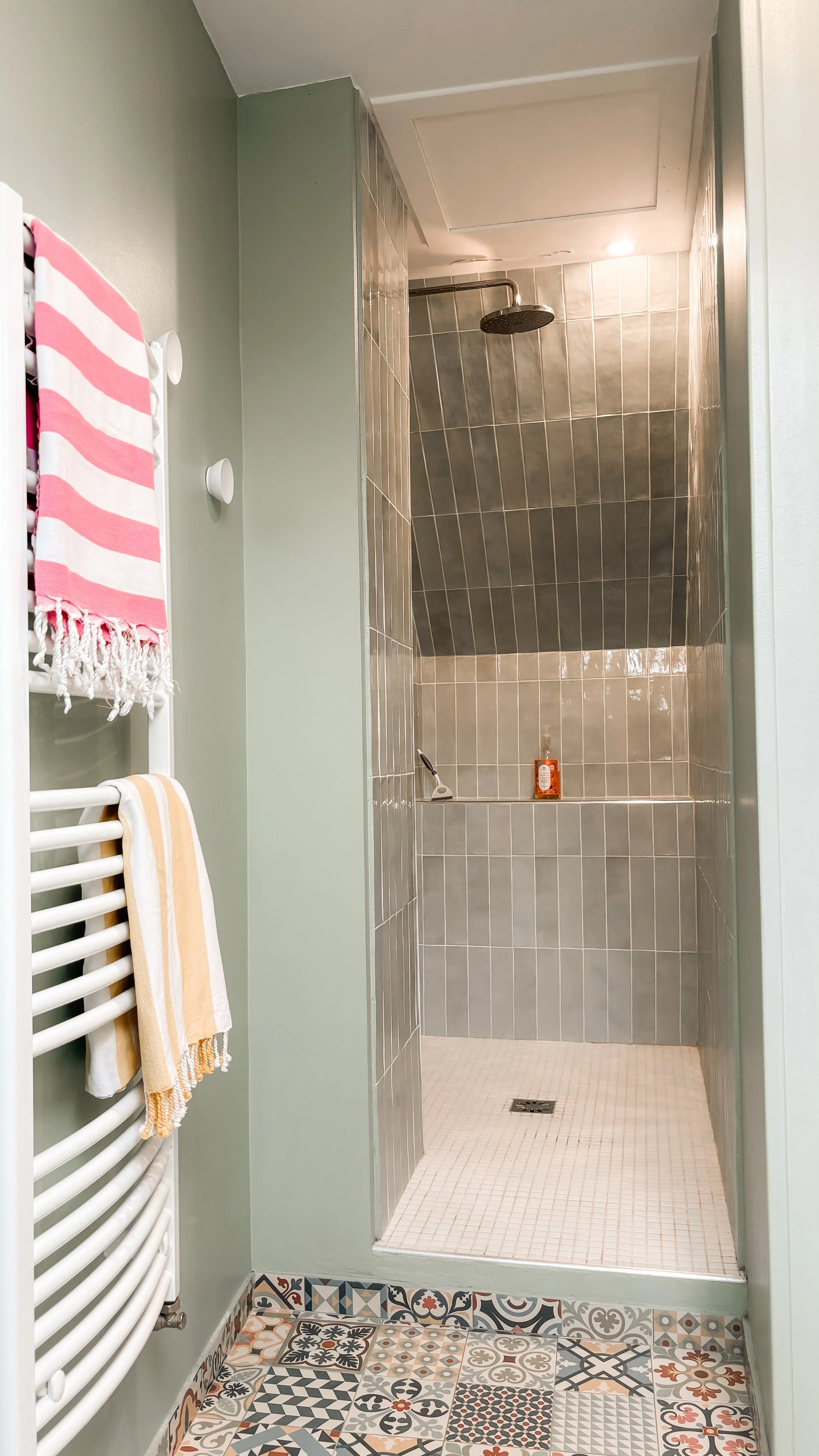 La salle de douche au 1er étage