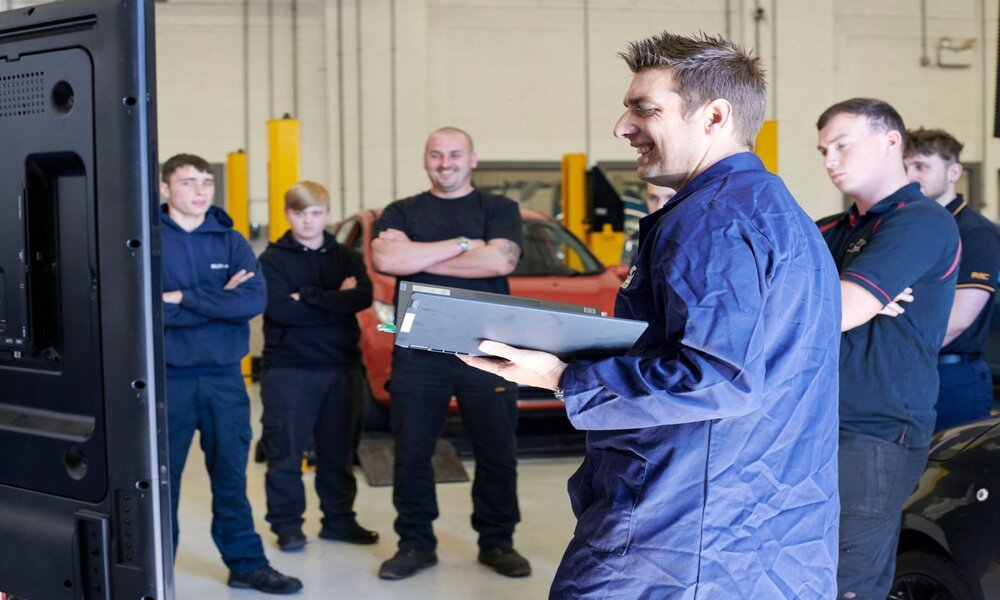 The importance of MOT training for automotive professionals