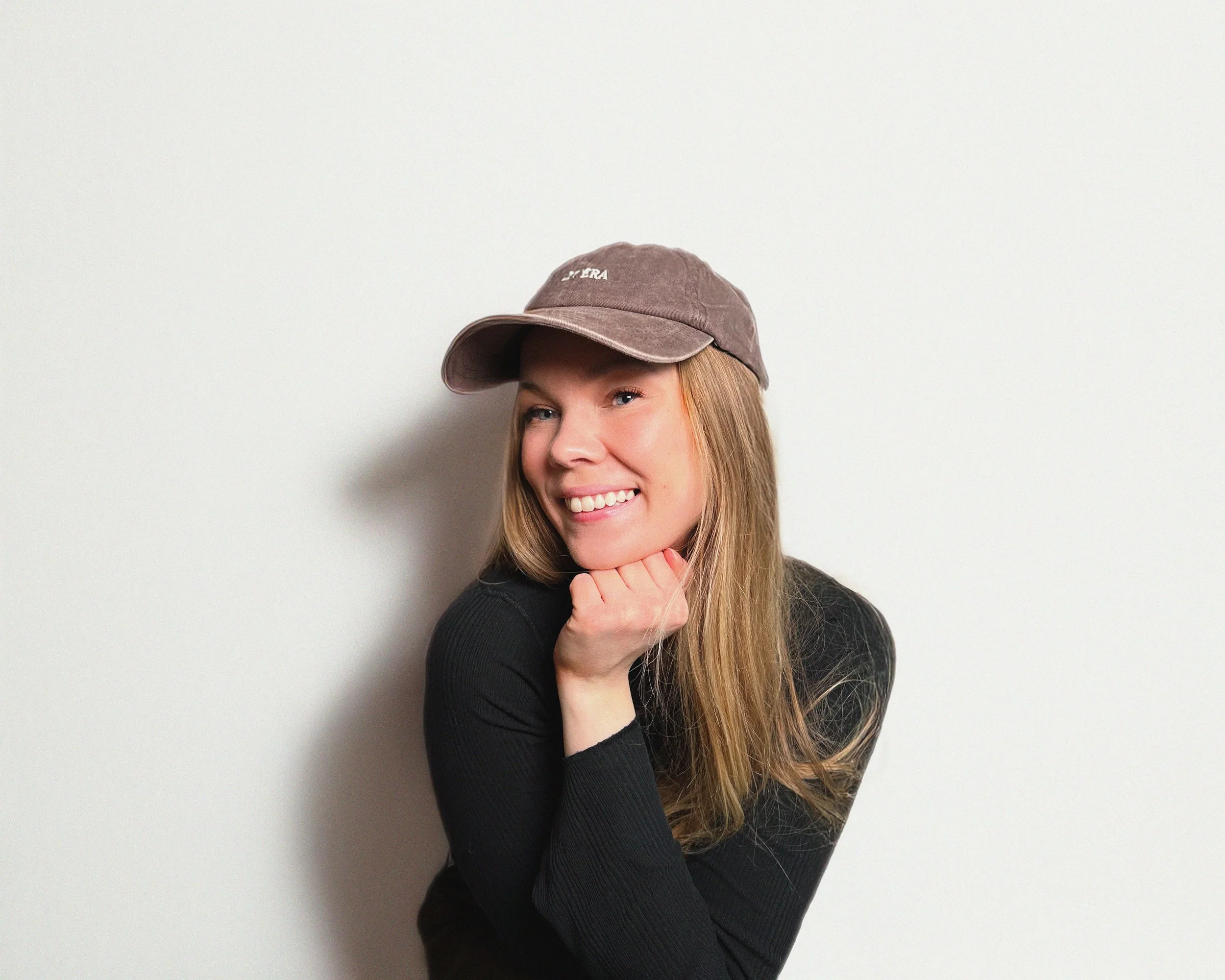 Freelance grafisk designer. Specialiseret i professionelle visuelle identiteter og hjemmesider