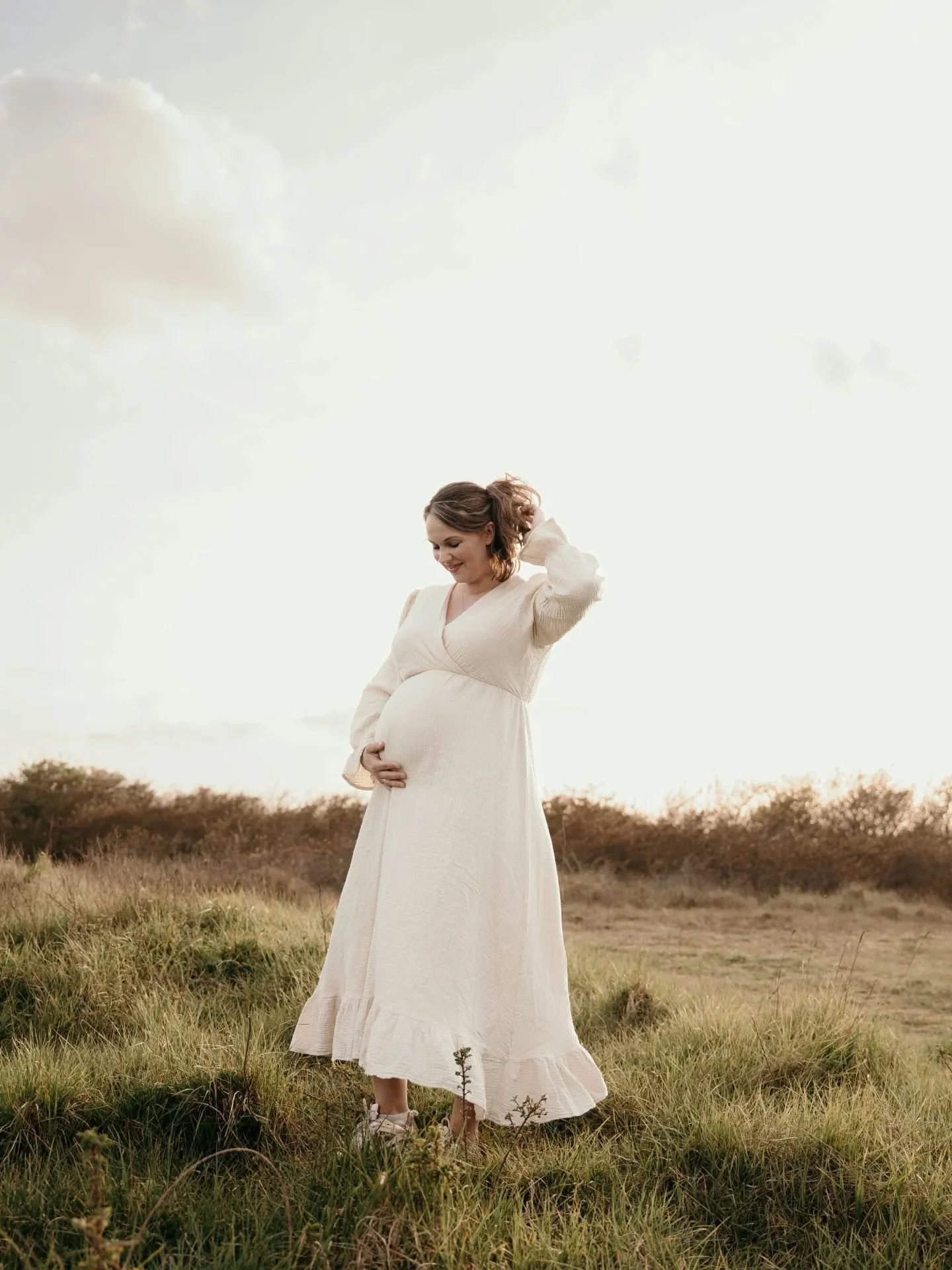 Een klein wondertje groeit in je buik 🩷

De start van een nieuw avontuur vol liefde, geluk en groeit. Samen maken jullie onvergetelijke momenten mee en hoe bijzonder is het dat je dit mag doen ✨️

Verwen jezelf en maak jouw herinneringen tastbaar me