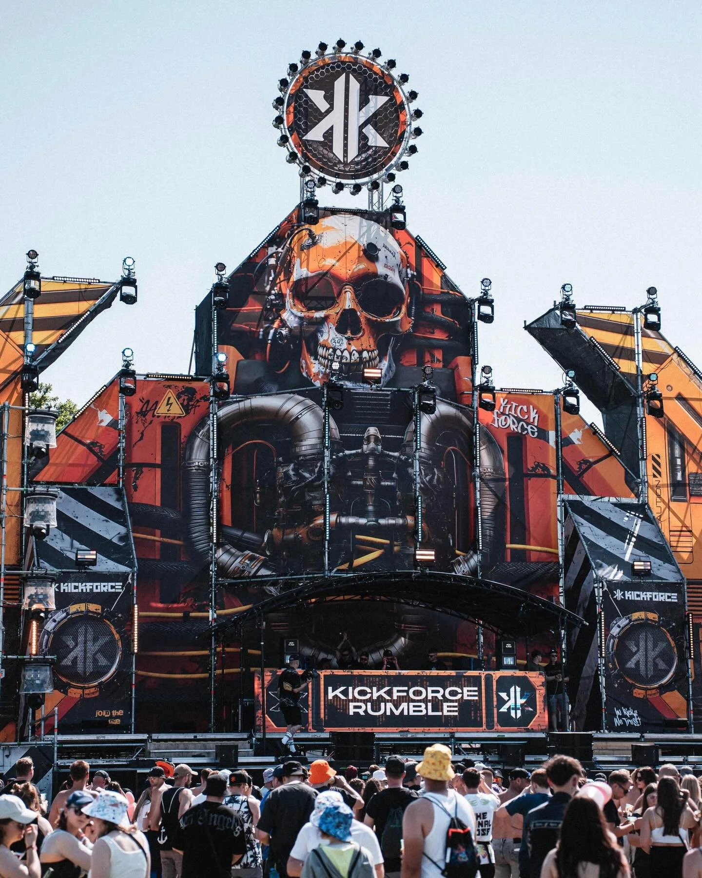 ❌Throwback to the KICKFORCE Resident Rumble.☠️
.
.
#kickforce #kickforcefestival #hardstyle #airbase