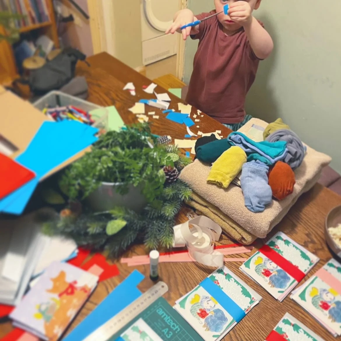 &ldquo;Do you see how I am busy like you mama? Bedtime will be SUUUUPER late&rdquo; says Frankie. 
Cards, washing and dinner happening all at once. A recipe for success&hellip; yeee 😏
More packs available online and will also be at @thegreendoormark