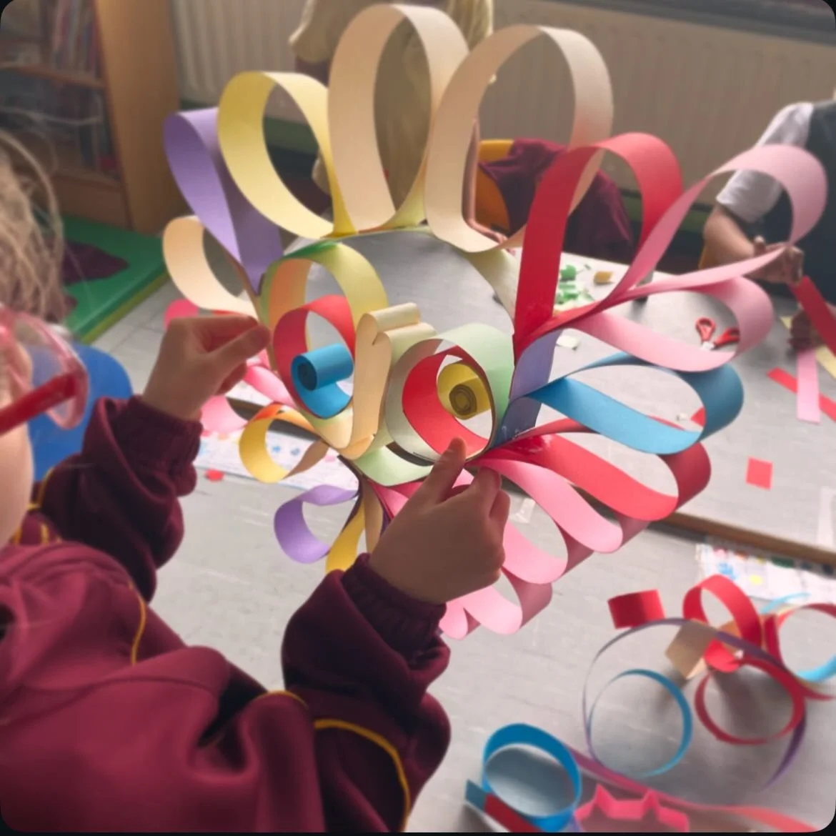 A week in photos. Paper flower (sculptures? Mobiles? Headpieces?) with Senior Infants at Jamebos inspired by The Boy with Flowers in his Hair by @jarvispicturebooks , getting to work with the brilliant Orla @earlychildhoodcreativity on work for babie