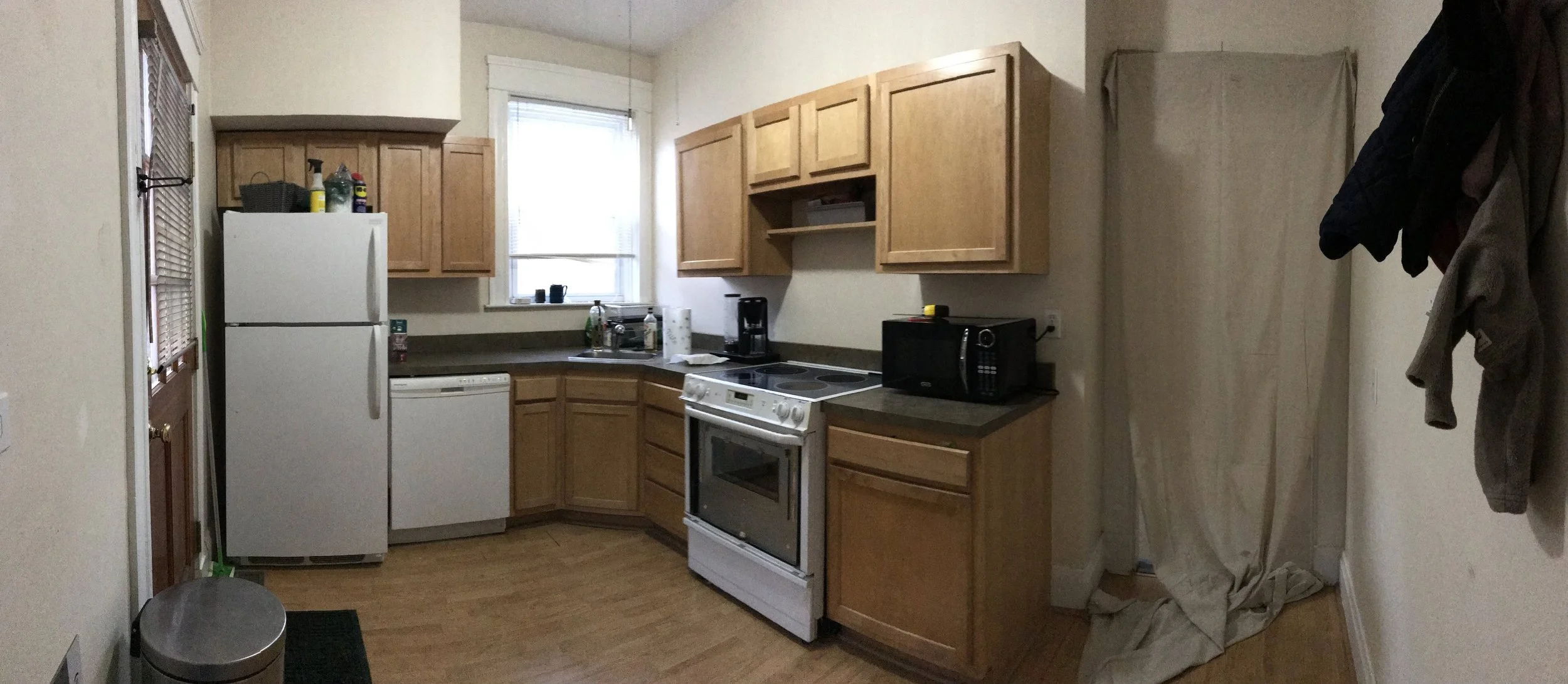 east-walnut-hills-kitchen-before-renovation.jpg