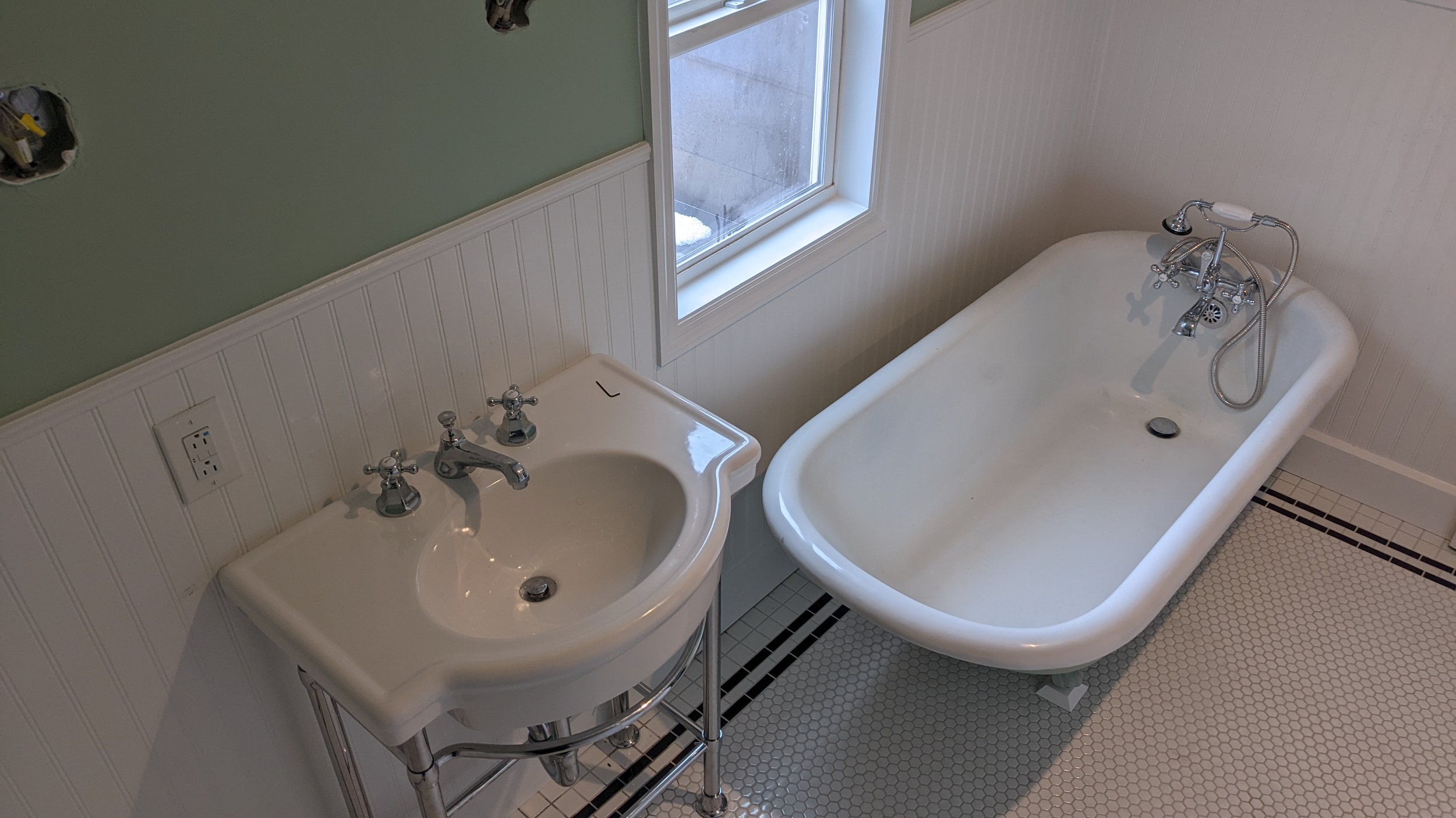 walnut-hills-OH-Penny-tile-vintage-bathtub.jpg