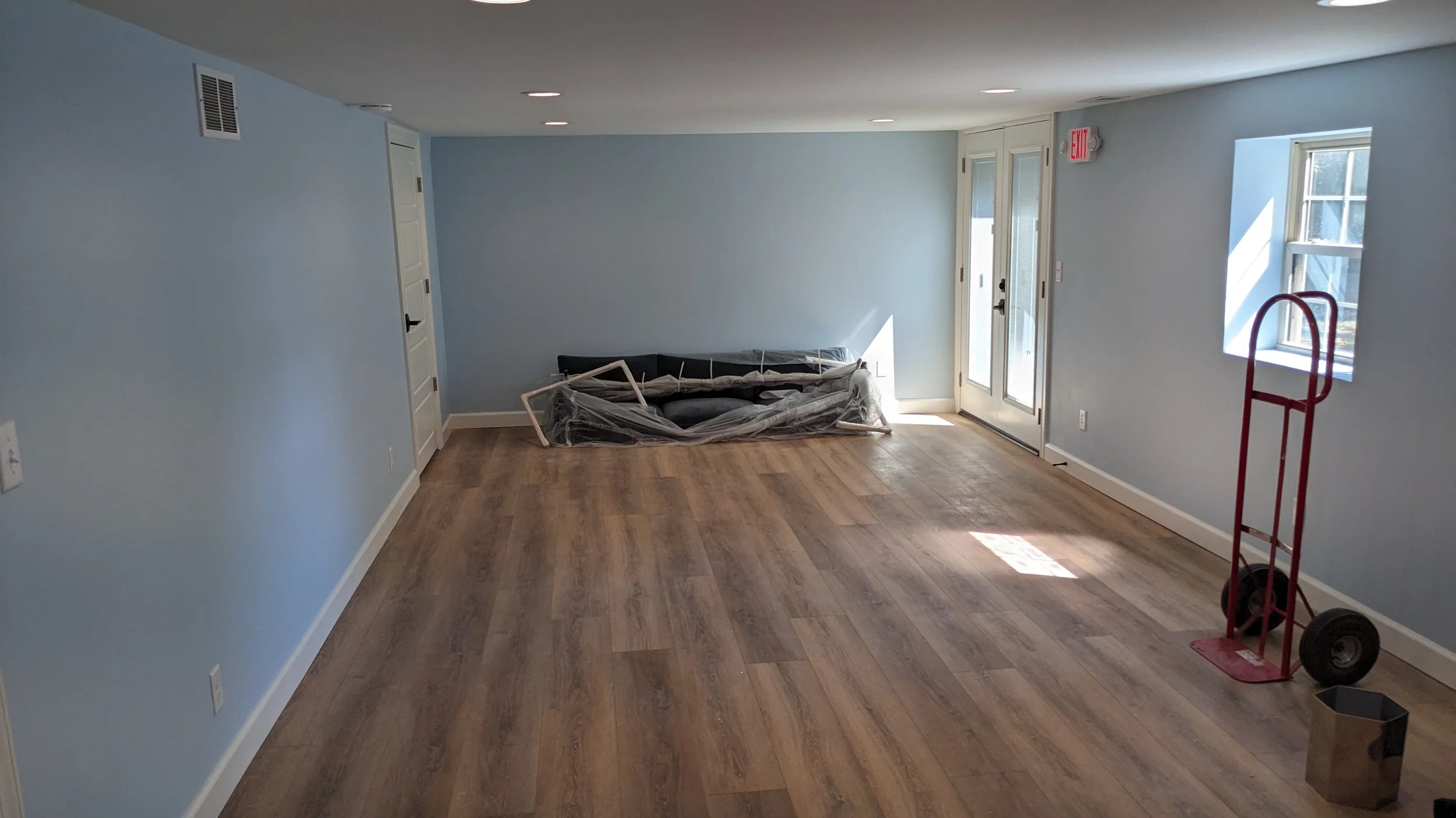 Madeira-office-renovation-complete-yoga.jpg