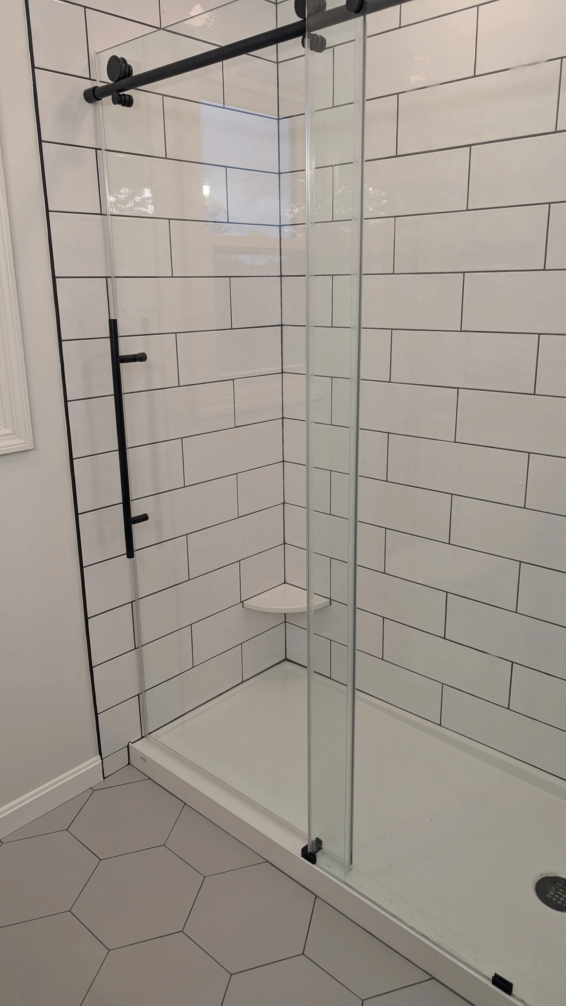 Maineville-OH-second-bath-shower-door.jpg