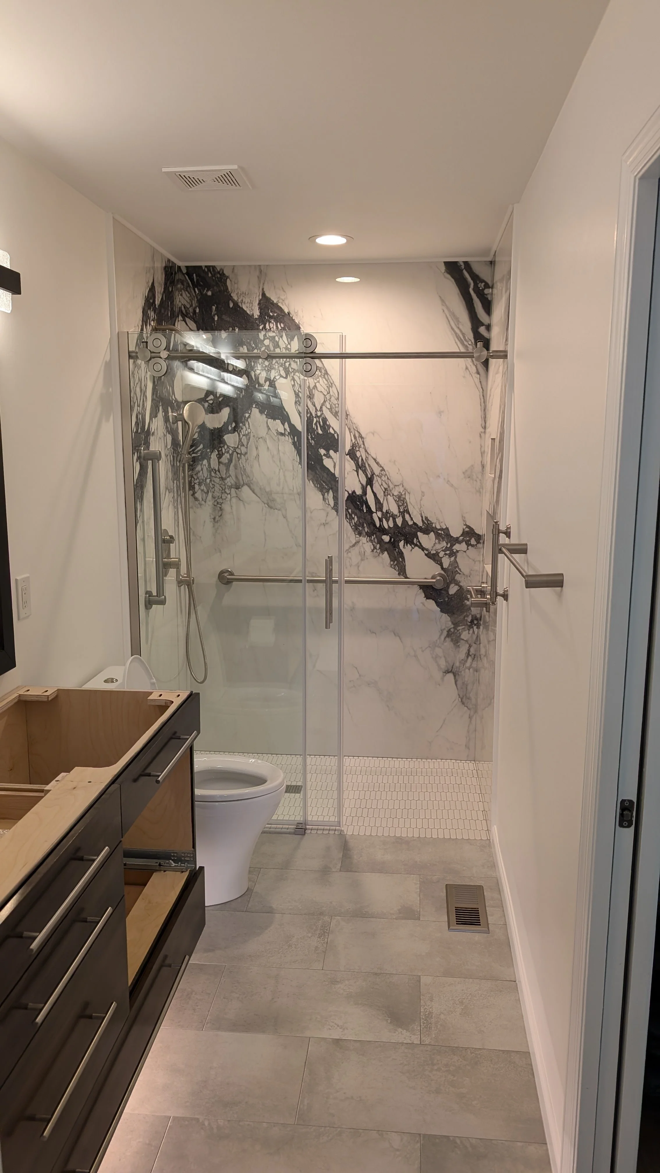 Milford-master-bathroom-large-tile.jpg