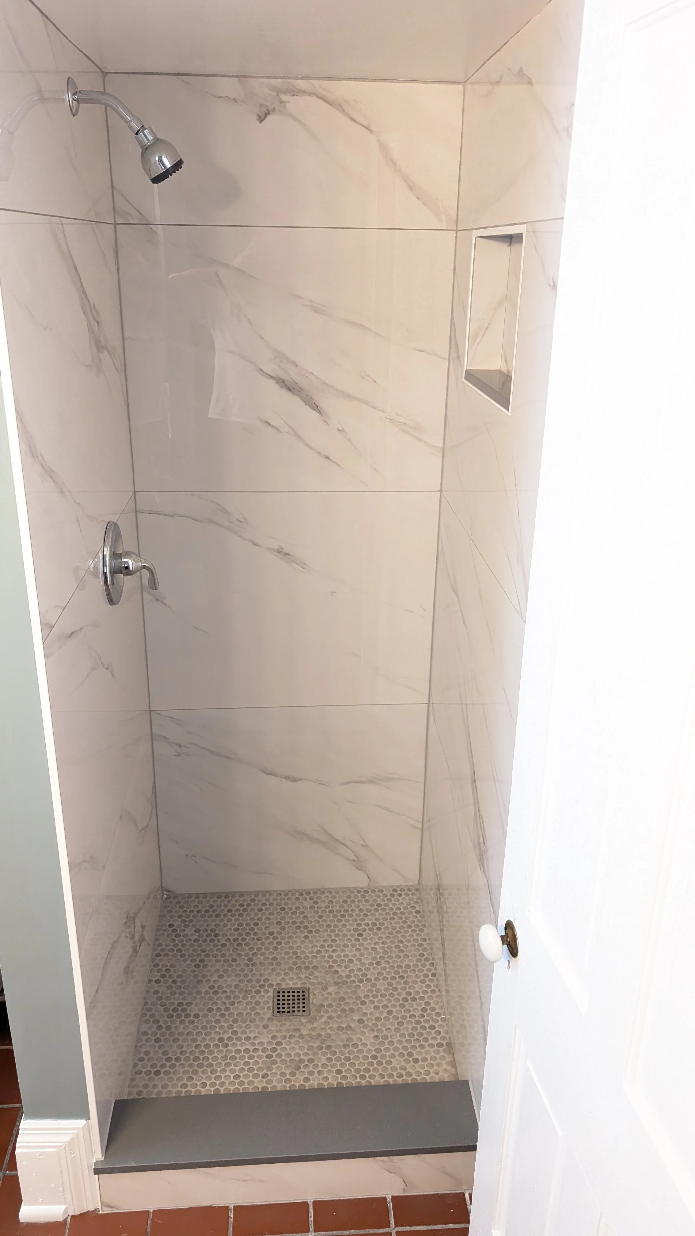 Walnut Hills Small Shower Large Tile