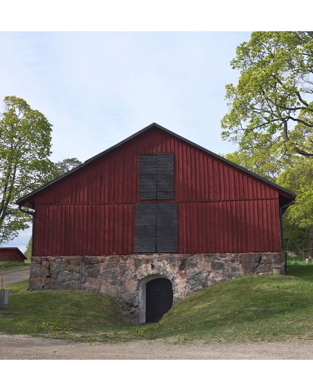 Gamla Magasinet &ouml;ppnar snart f&ouml;r bokning...

En bokningsbar lokal i en 1800-talsk&auml;llare p&aring; Antuna G&aring;rd, knappt 30 minuter fr&aring;n centrala Stockholm. Vitkalkade stenv&auml;ggar, varmt tr&auml;tak och mjukt ljus &ouml;ver