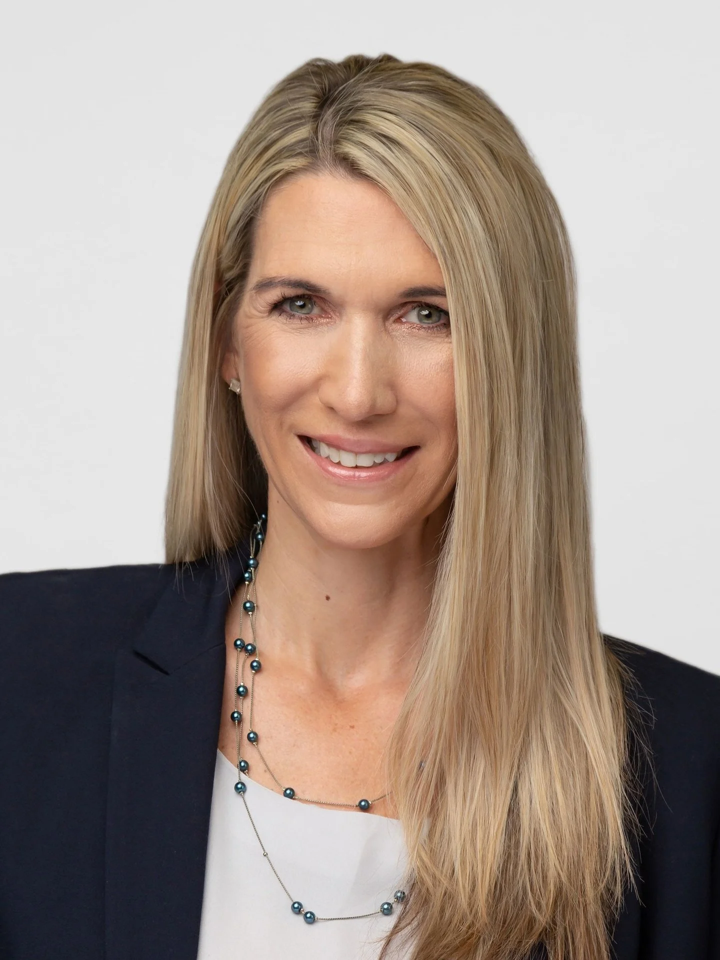 ✨Welcome to Practice Elevation✨

Here therapist rise by lifting each other. I&rsquo;m the founder, Cecilia Stonebraker, a therapist, a supervisor, and a private practice mentor passionate about helping clinicians build accessible, ethical, and deeply