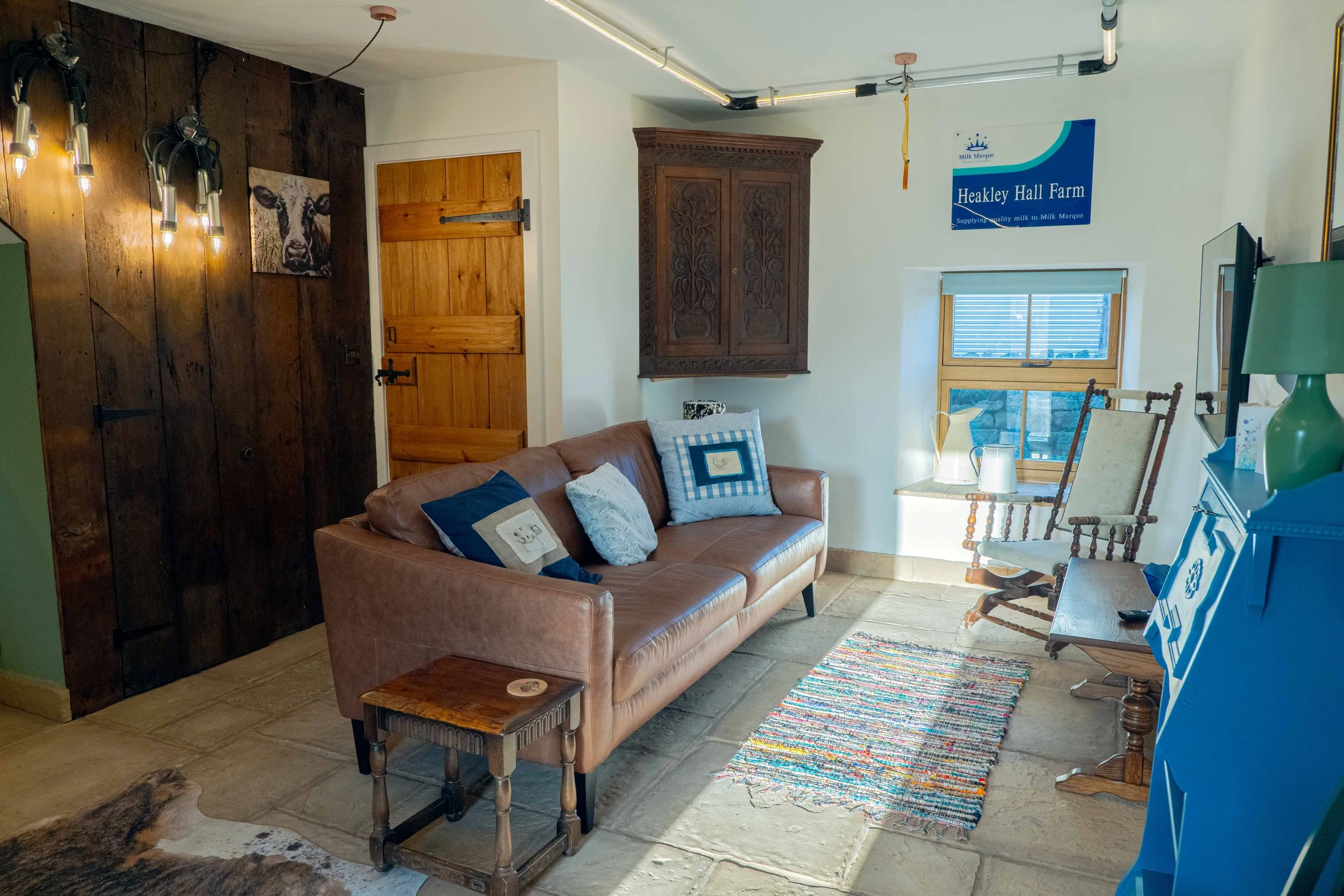 milking room living rm.jpg