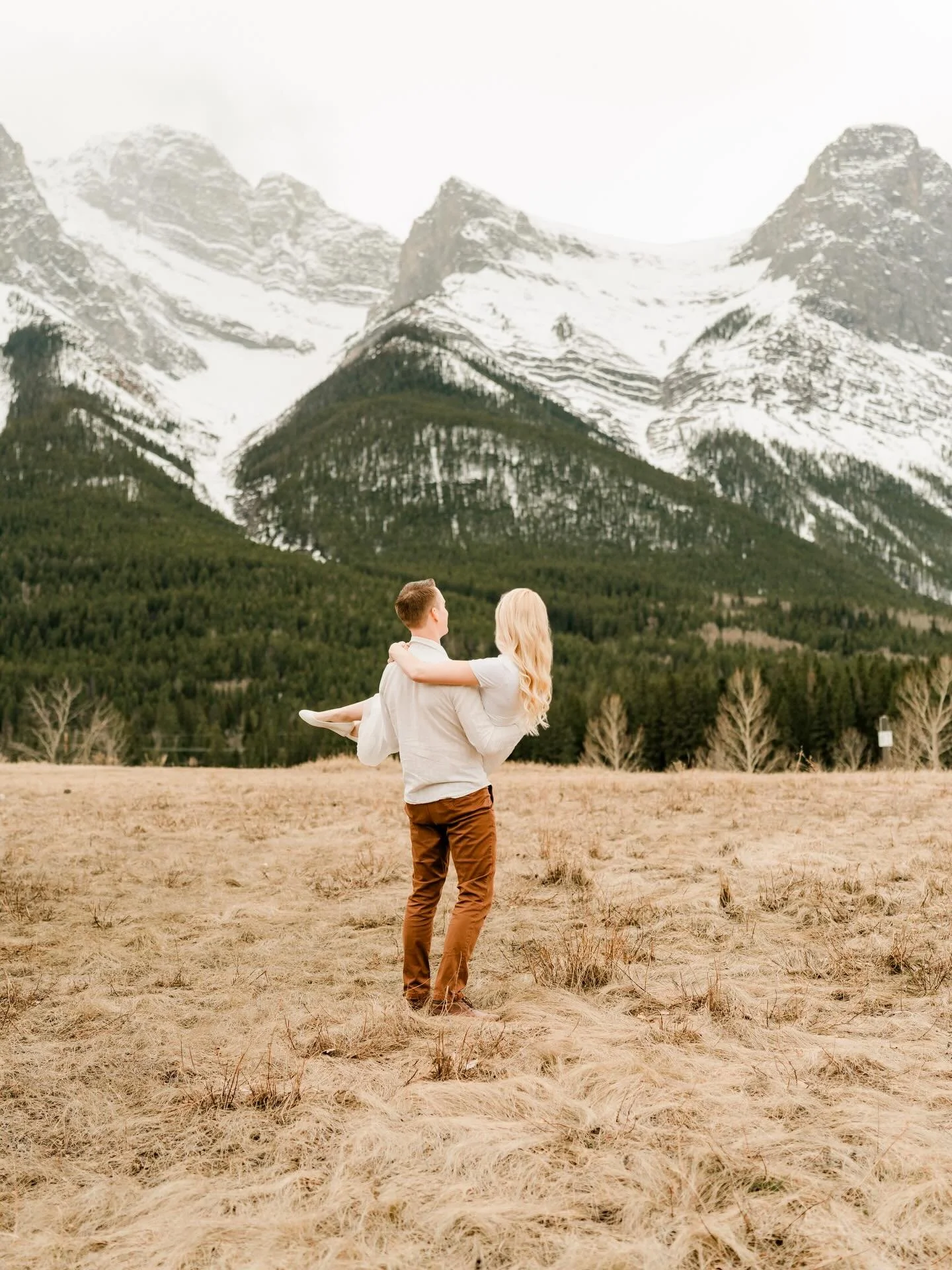 ✨ A little behind the scenes of this season ✨

There&rsquo;s something really special about having moments like this captured ⛰️🤍

So thankful to Britney and Silas at @filmedbysilas &amp; @filmedbysilasweddings for documenting this part of our story