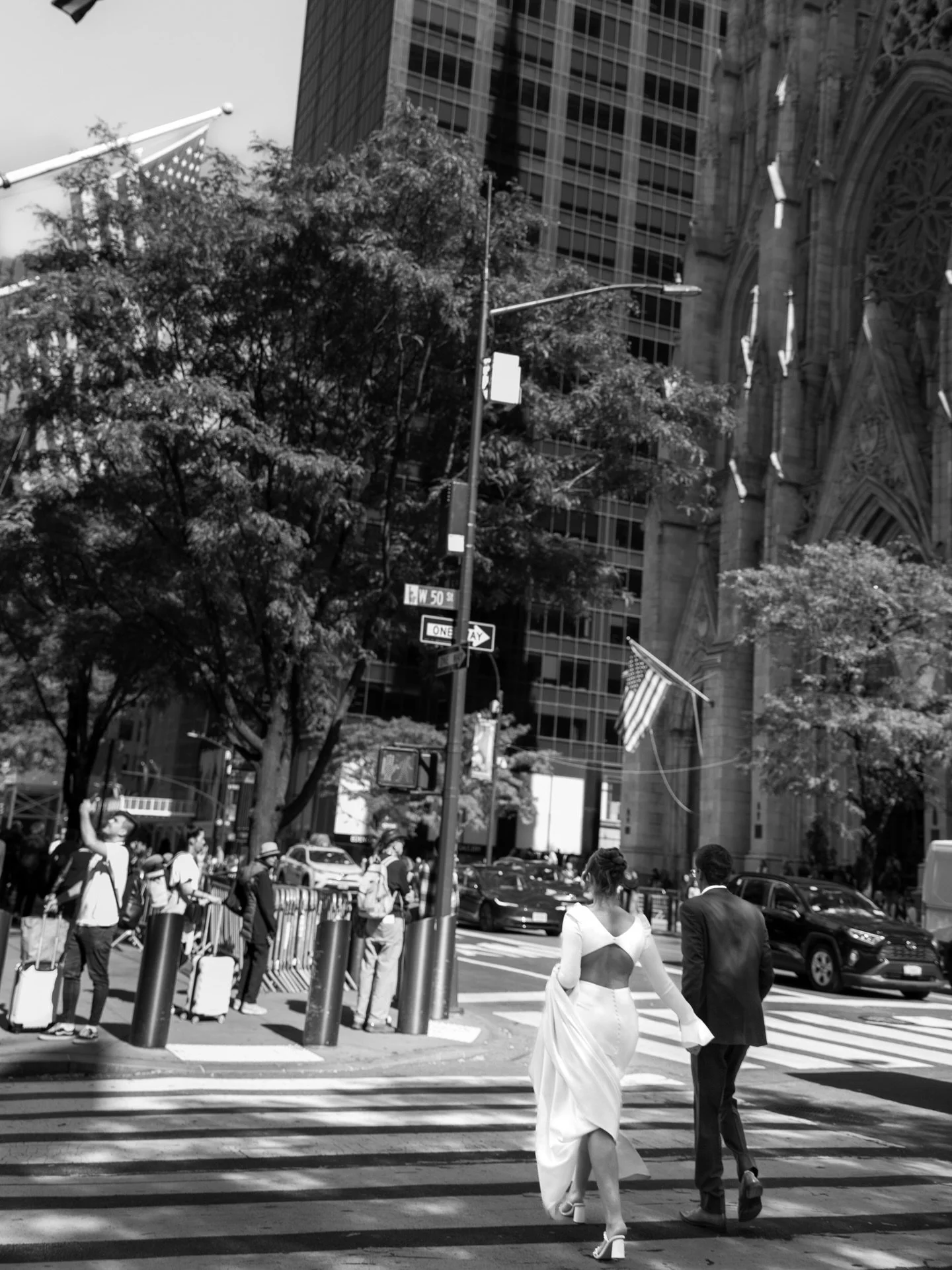 New York City elopement, in black &amp; white. 🖤 

Myca &amp; Taylor chose Central Park / Bethesda Terrace for their intimate ceremony, surrounded by their loved ones. Then we went exploring nyc, taking photos along the way. It was one of the most f