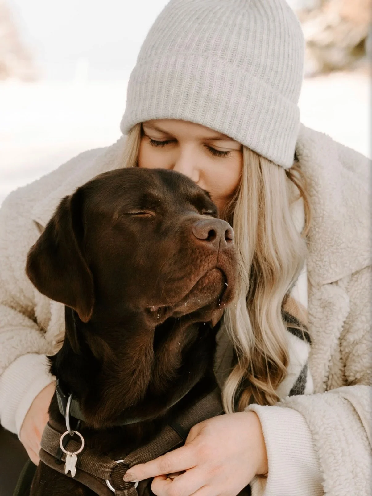 So, hier noch ein Schneeshooting f&uuml;r euch. Das n&auml;chste ist dann Samstag in Bayern. Freue mich so, dass sich Arbeit und Urlaub so gut verbinden lassen! 😍
.
.
.
Hundefotografie K&ouml;ln