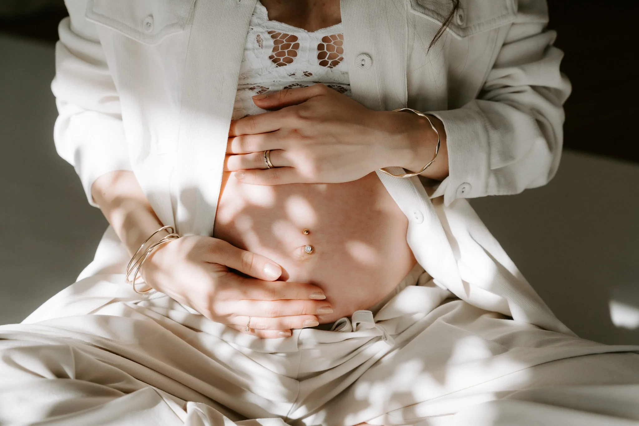 Babybauchshooting mit Hund Köln(4 von 32).jpg