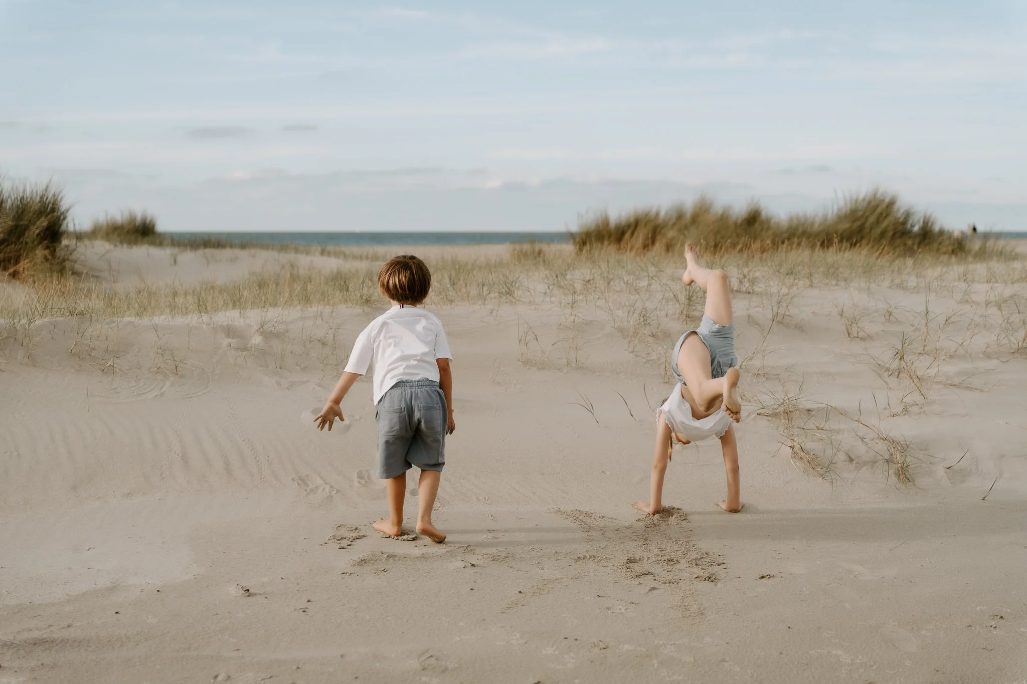 Familienshooting mit Hund in Holland am Strand (13 von 56).jpg