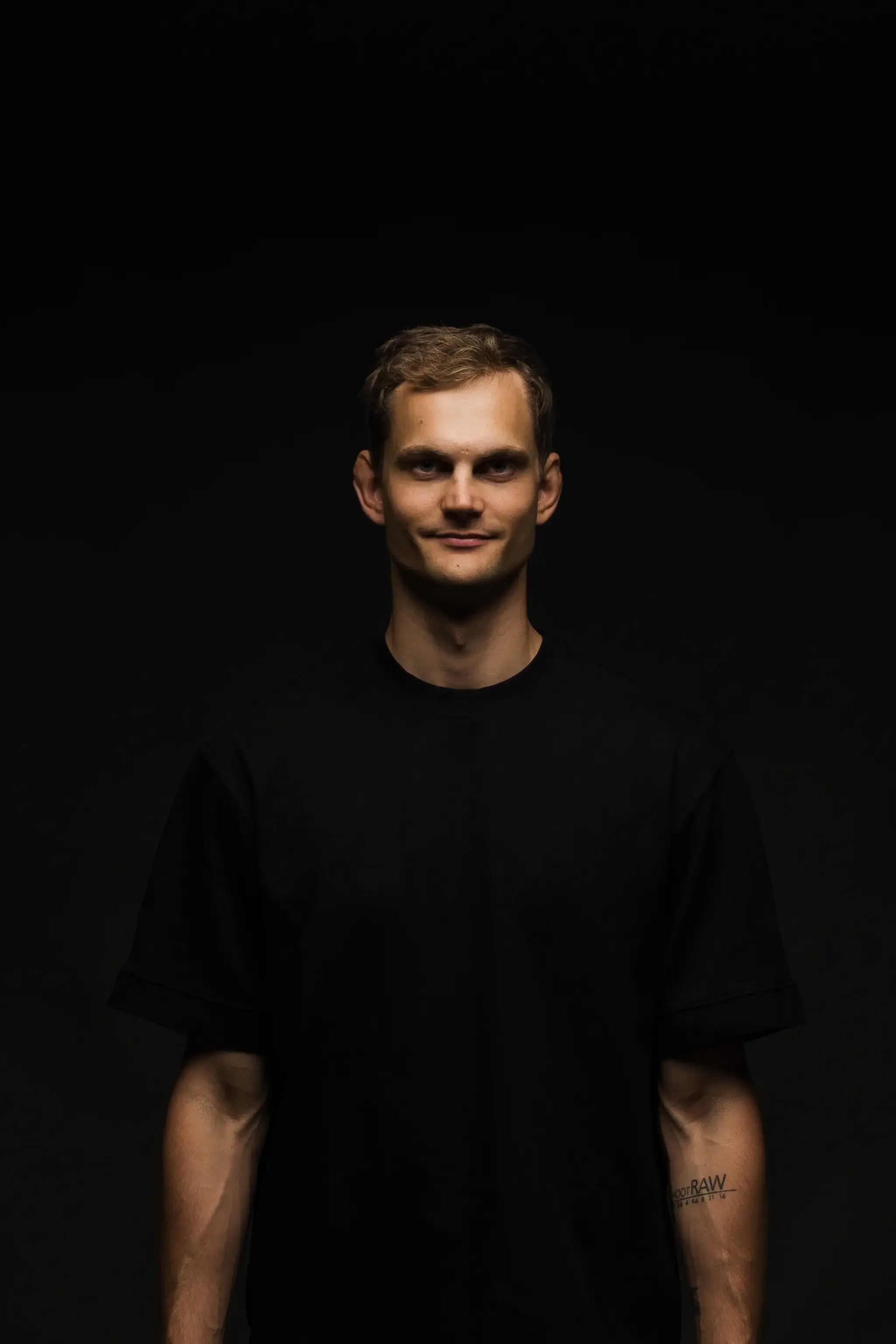 stuudioportree tartus tegutsevast fotograafist ja videograafist remi roosmann