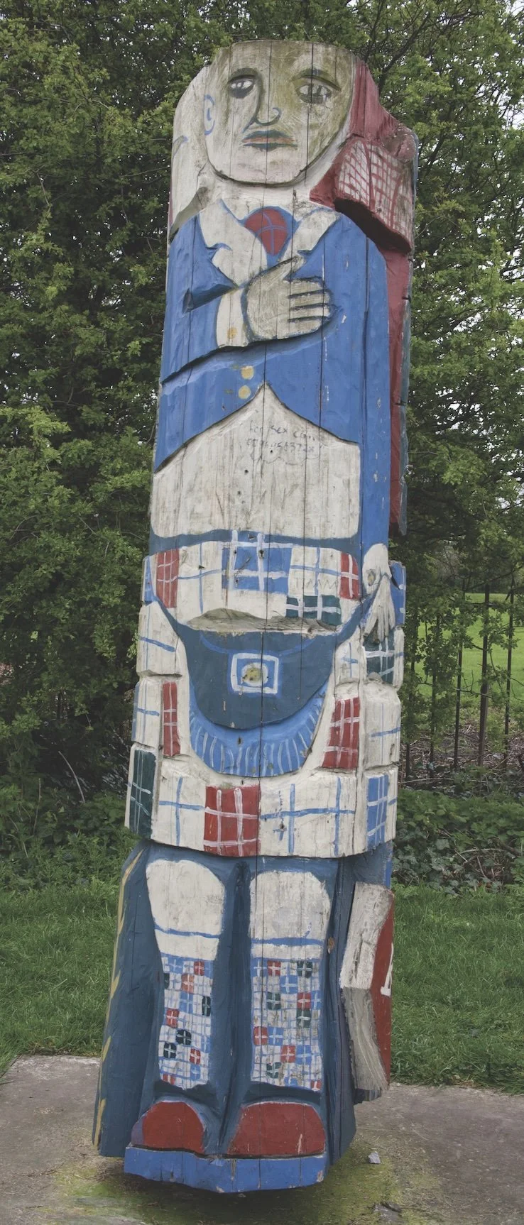 Cuthill_Park_Totem_Pole.jpg