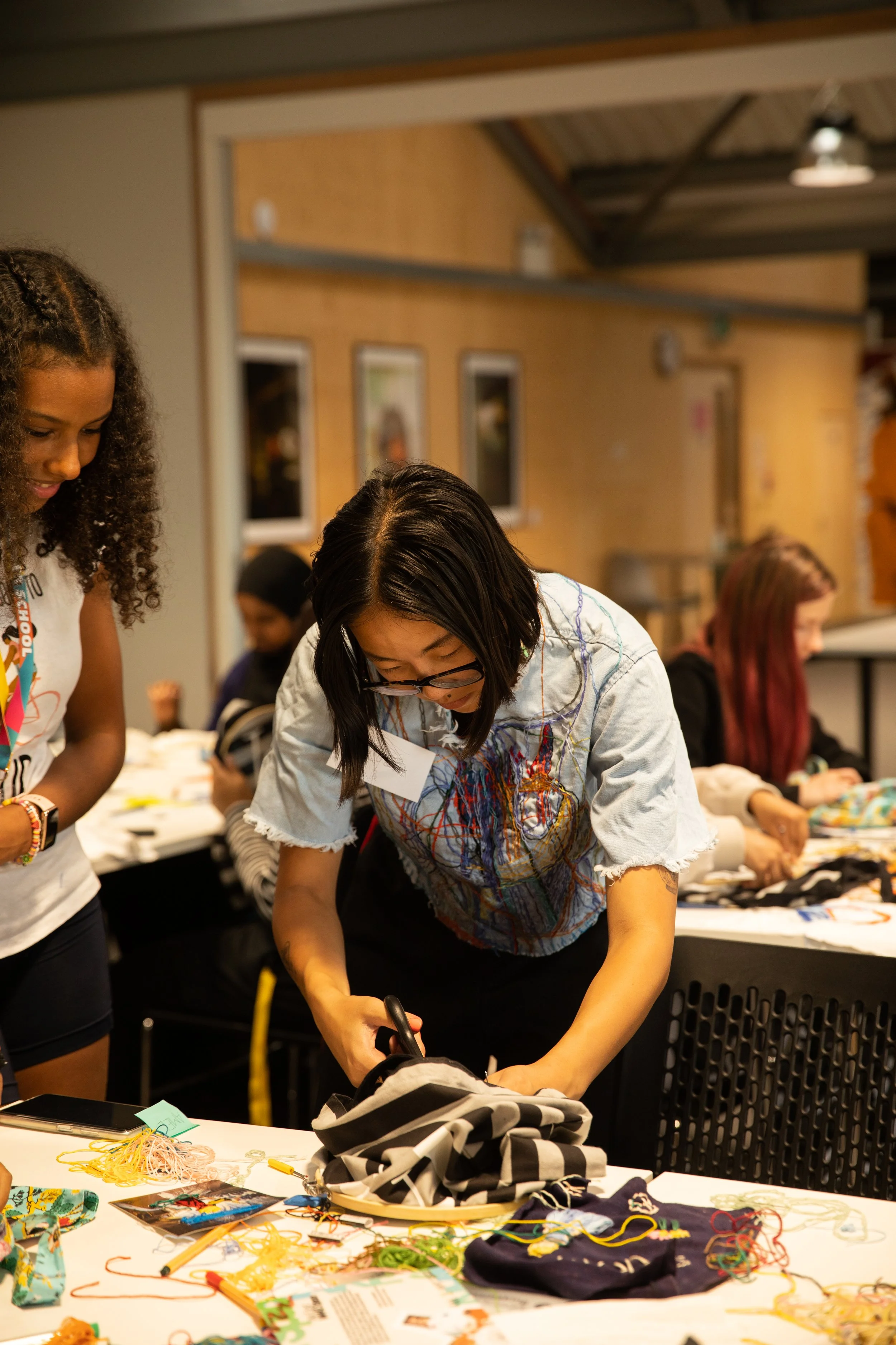 V&A East: Summer School tote bag embroidery course