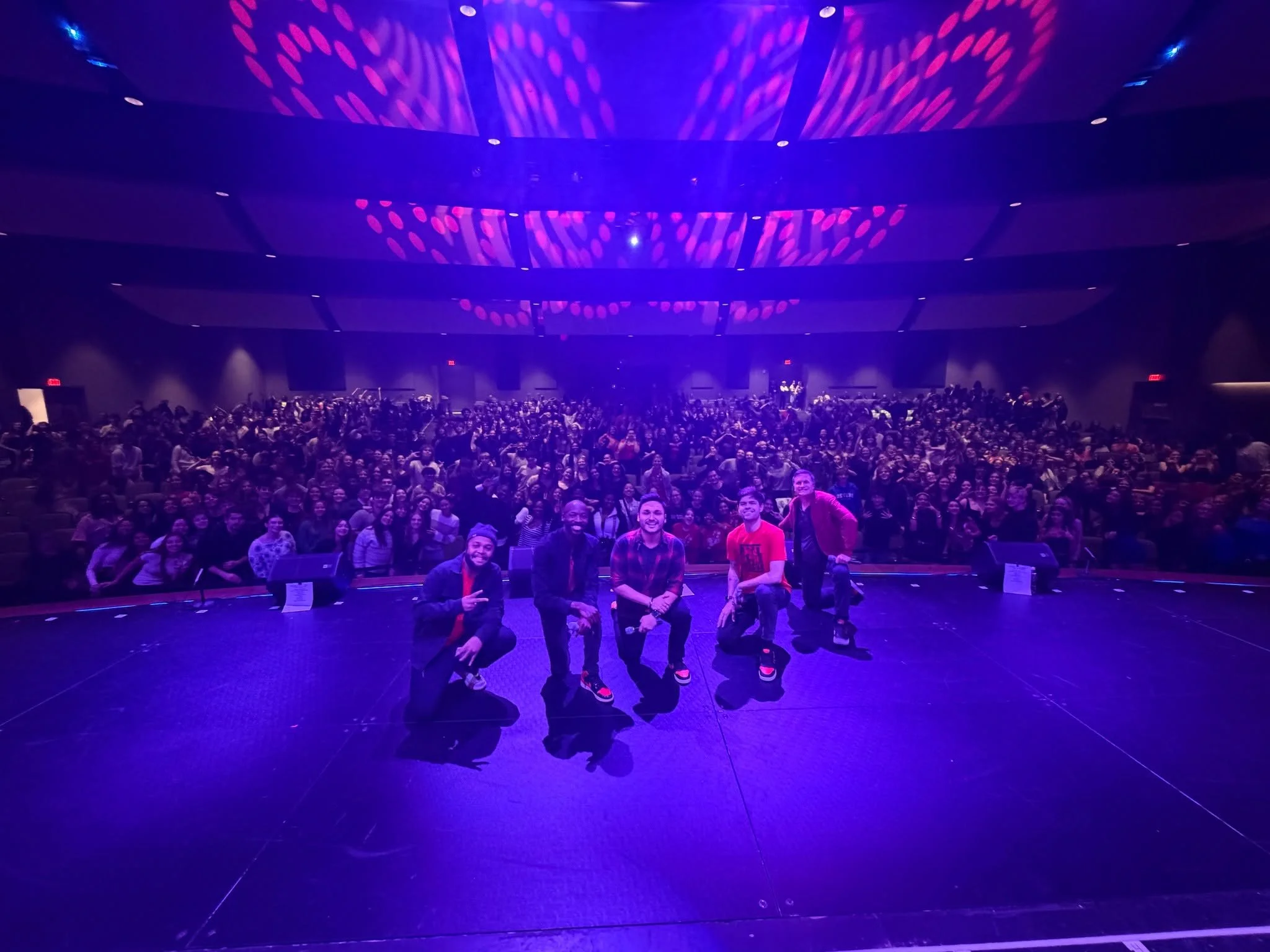 &ldquo;Great crowds. Great vibes. Great memories.
Hope to see YOU in our next show selfie! 📸✨&rdquo;

#LiveMusic #TourLife #GoodVibes #ACappella #BallInTheHouse #SayCheese