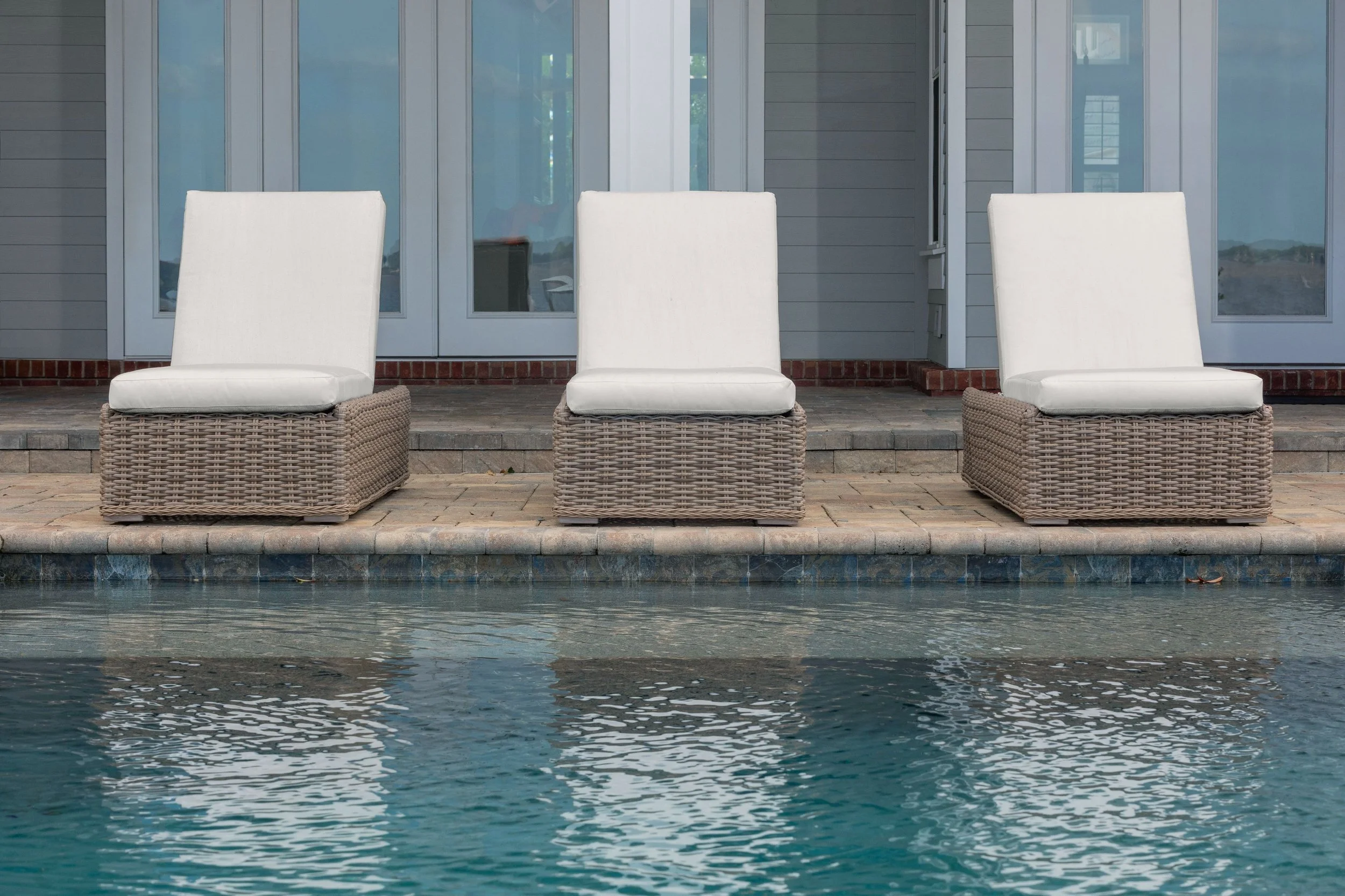 Laurent Chaises Driftwood 4.png