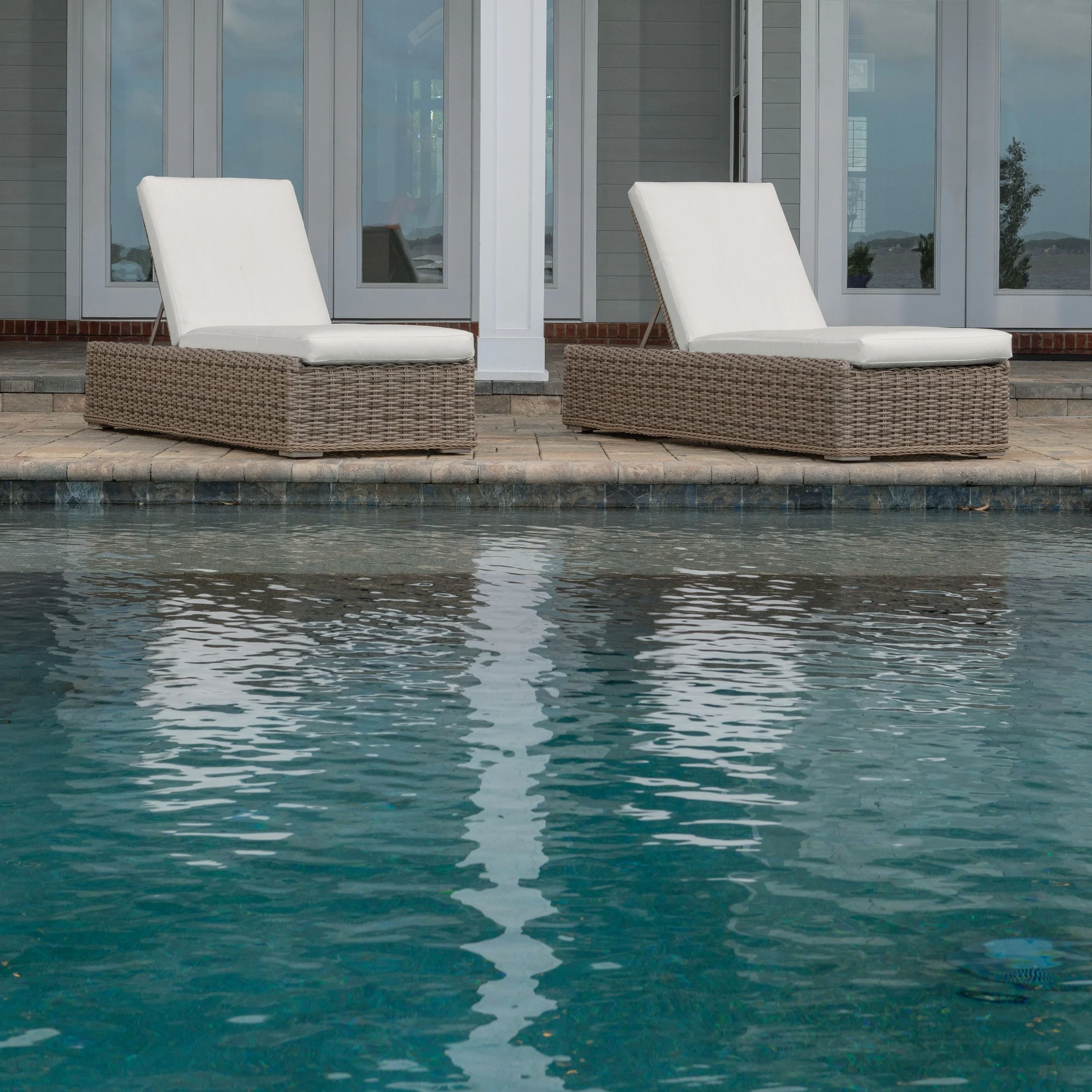 Laurent Chaises Driftwood.png