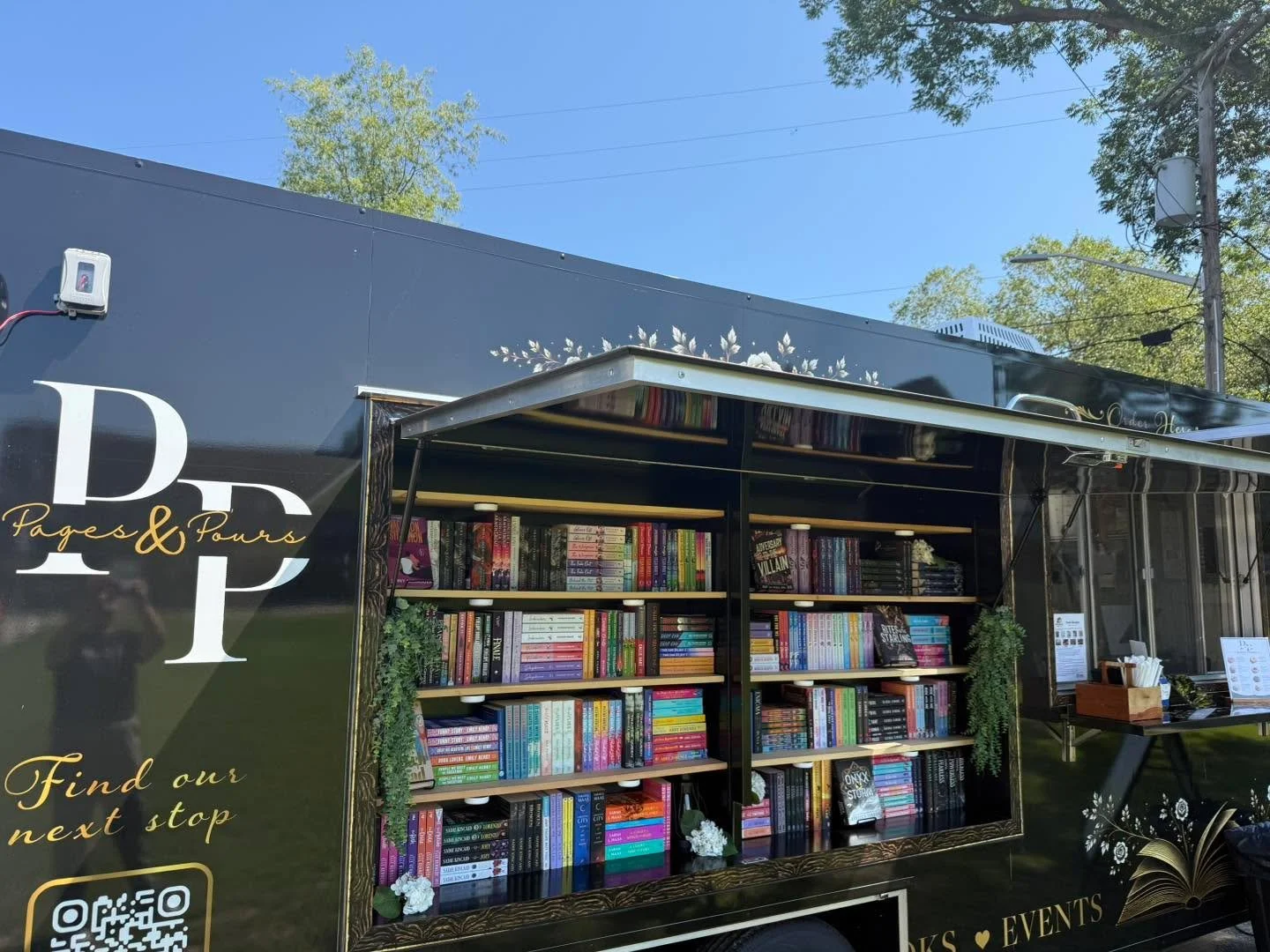 Kent Island, we&rsquo;re stocked up and ready for you! 📚✨

The shelves are full, the coffee will be flowing, and Pages &amp; Pours is headed back to the Kent Island Farmers' Market Thursday! ☕️📖

Whether you&rsquo;re coming for your next romance re