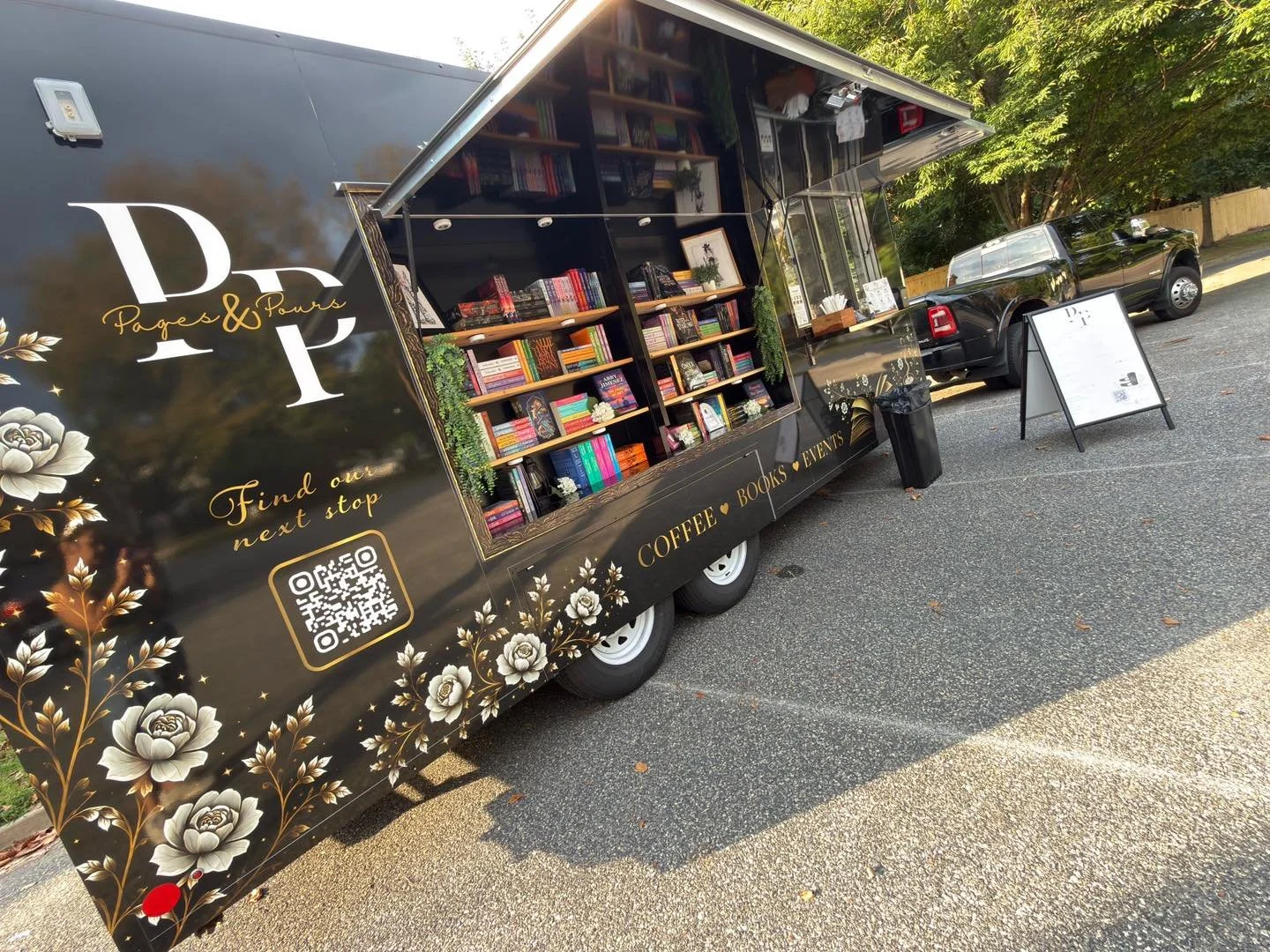 ☕️📚 CHESTERTOWN &mdash; WE&rsquo;RE OPEN! 📚☕️

Pages &amp; Pours is all set up and OPEN NOW at University of Maryland Shore Medical Center at Chestertown! 🤎

Come grab your morning coffee, pick up something fresh from the bakery, and browse the sh