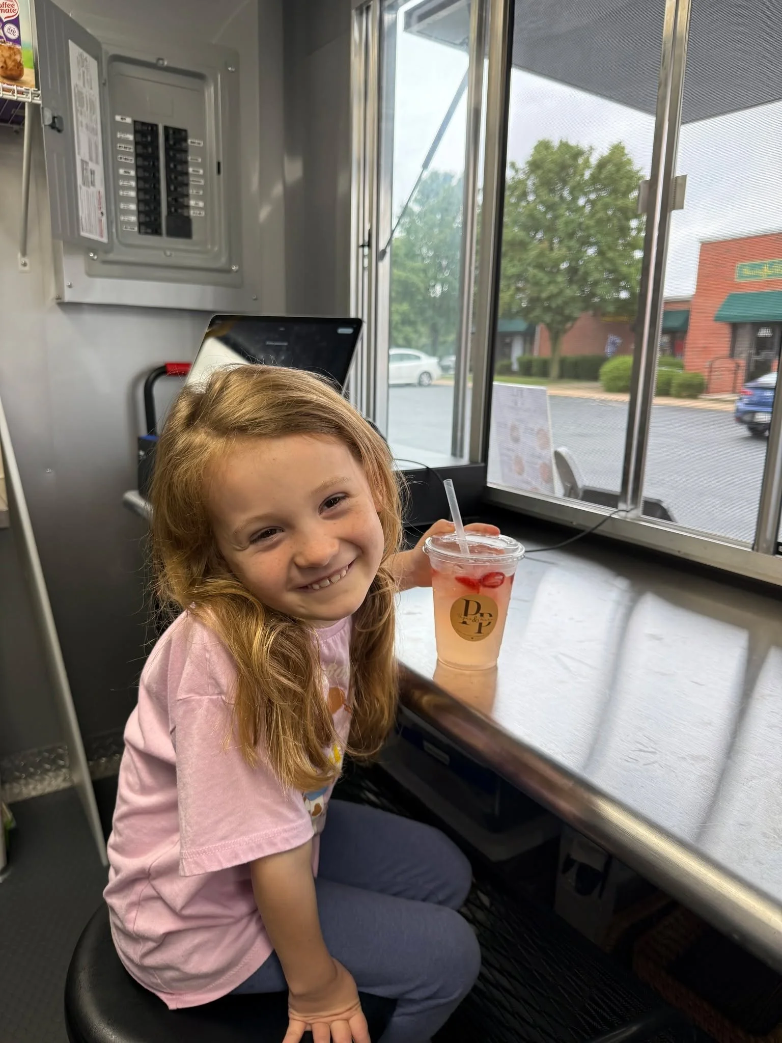 Schools are closed tomorrow, which means we will have a little extra help! ☕📚💕

Heather's youngest will be joining us for the day, and we're excited to have our littlest helper along for the ride! 🥰

Come see us tomorrow at @redlightliquors in Den