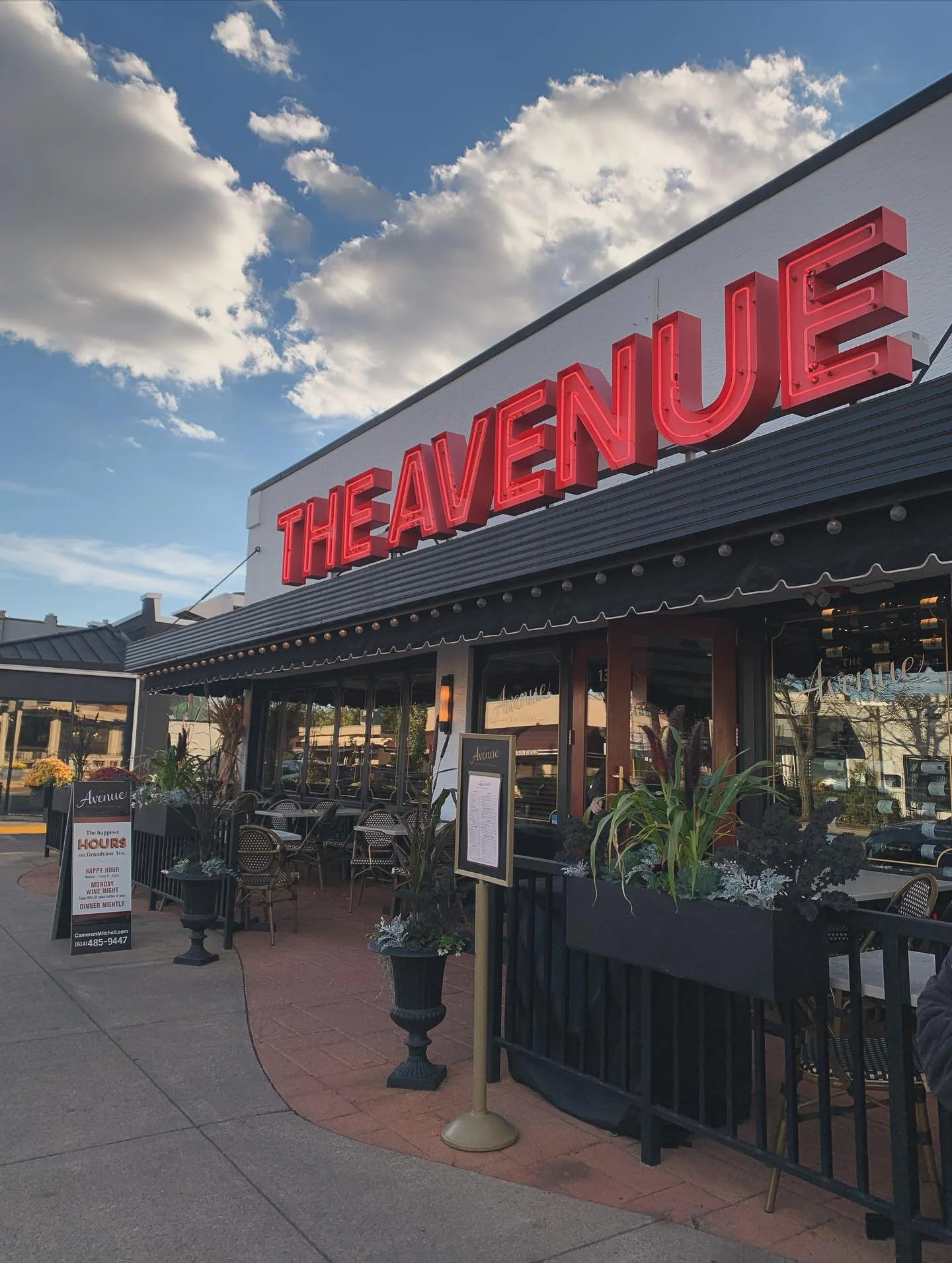 Why go far when the best is right next door? 🍸
Join us at The Avenue Steakhouse - the classiest spot on the block and your go-to for an upscale vibe, amazing food, and perfectly crafted cocktails.
Happy Hour: Monday-Friday | 4-6 PM
💫 Great for date