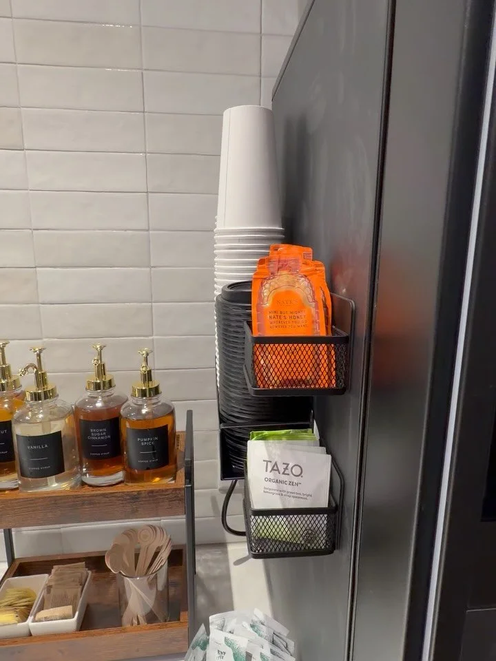 ☕🍵 Our coffee station got an upgrade!
Now serving tea for the colder months ahead. Stop by and warm up with a fresh cup of coffee or tea during your next visit to the clubhouse!
Enjoy and stay cozy! ❄️☕🍃
