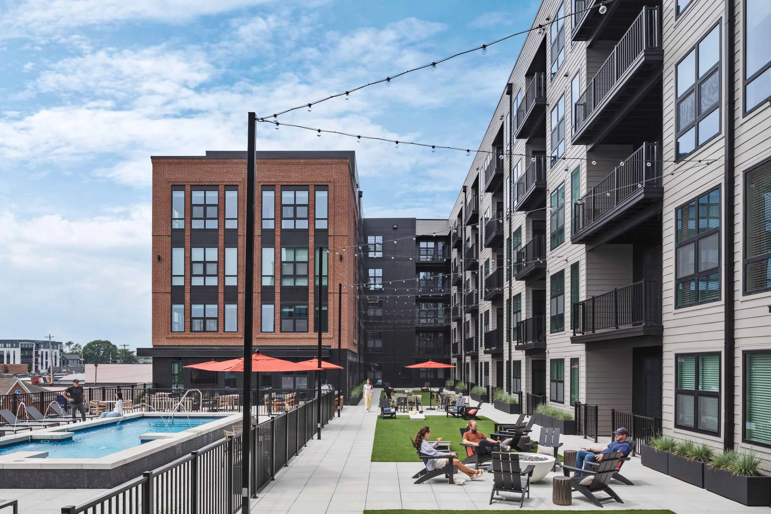 Fifth x Northwest Apartments | Apartments in Columbus, OH | Courtyard and Resort-Style Pool