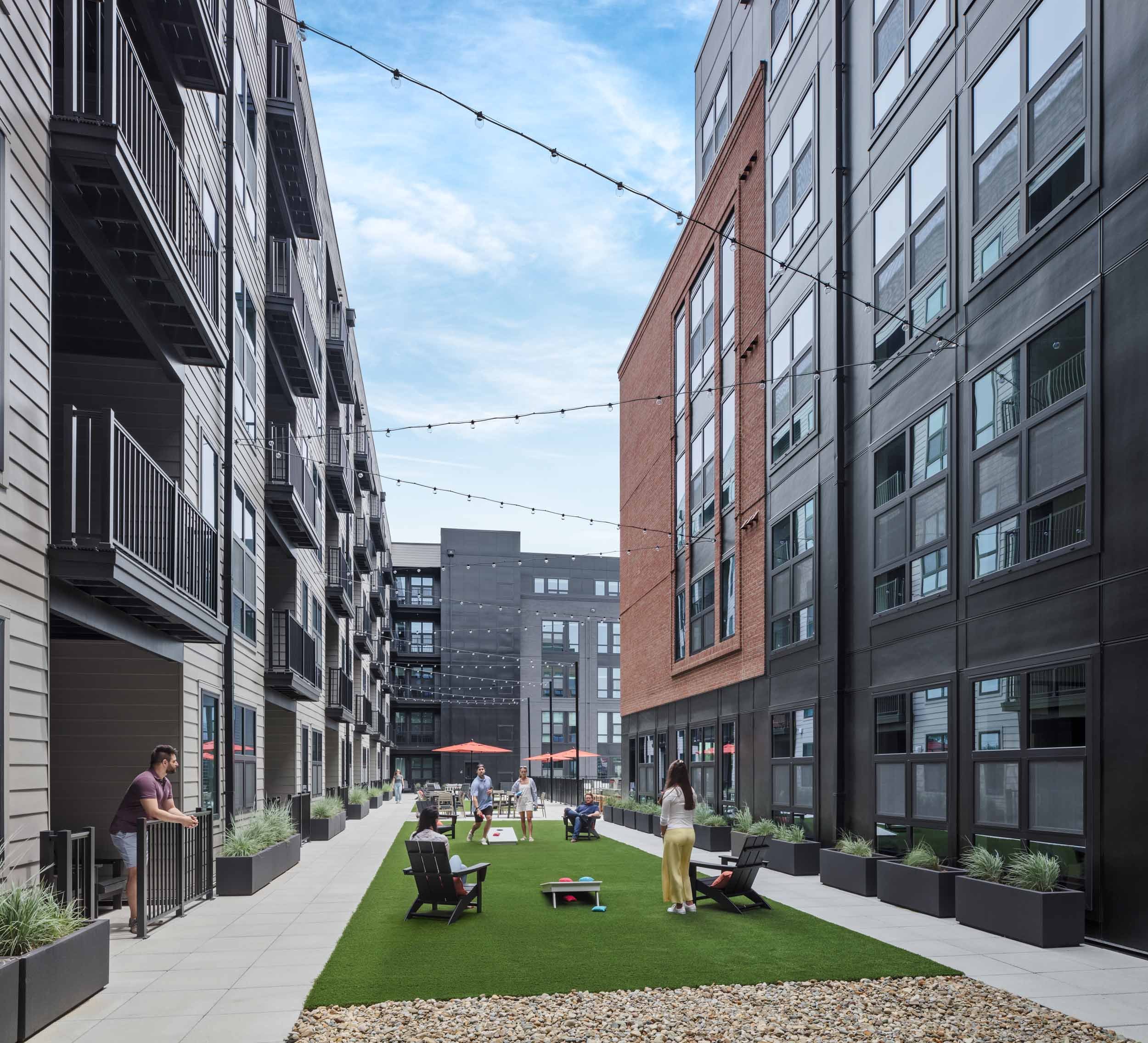 Fifth x Northwest Apartments | Apartments in Columbus, OH | Courtyard