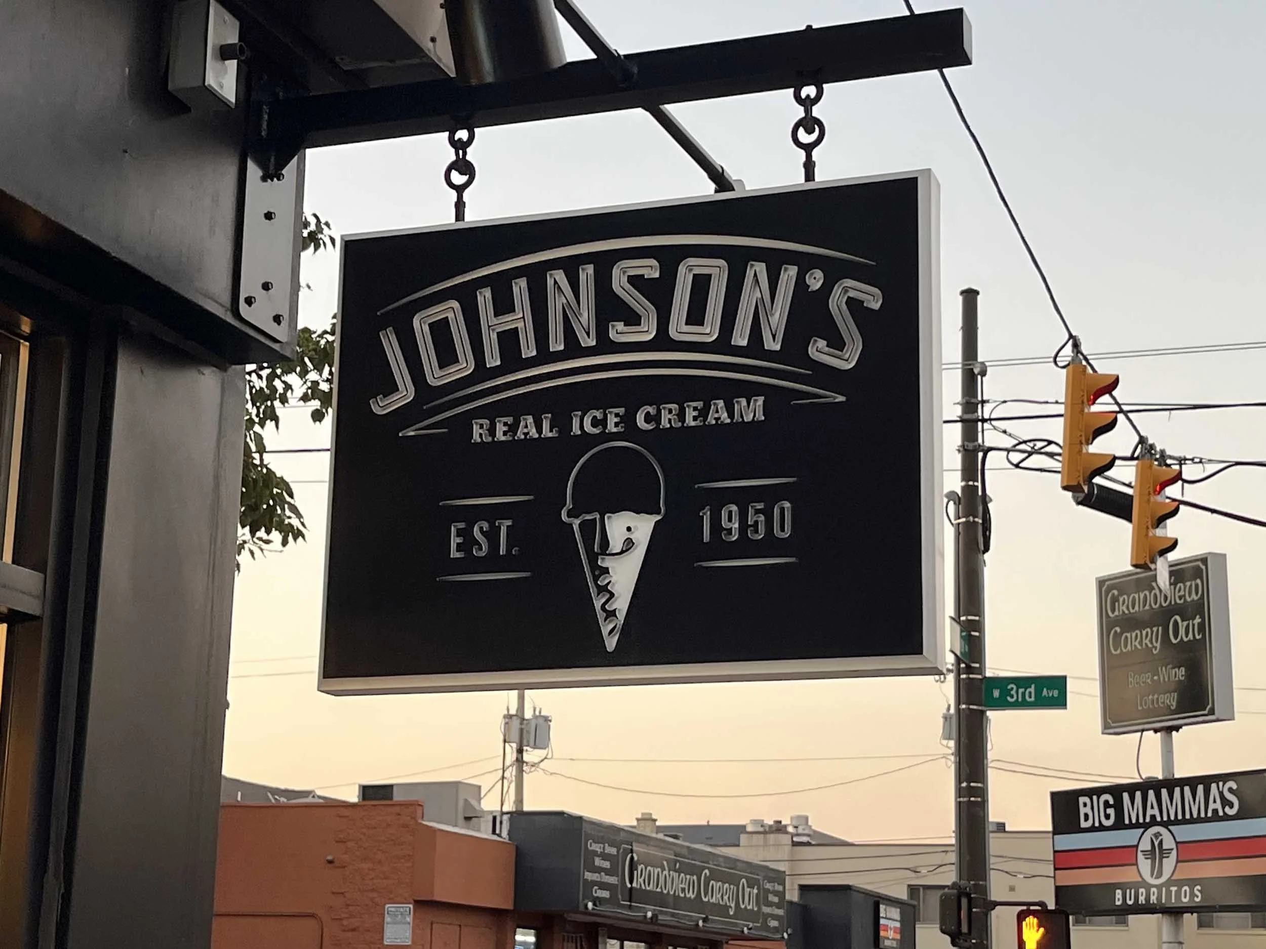 5xNW Johnsons.jpg