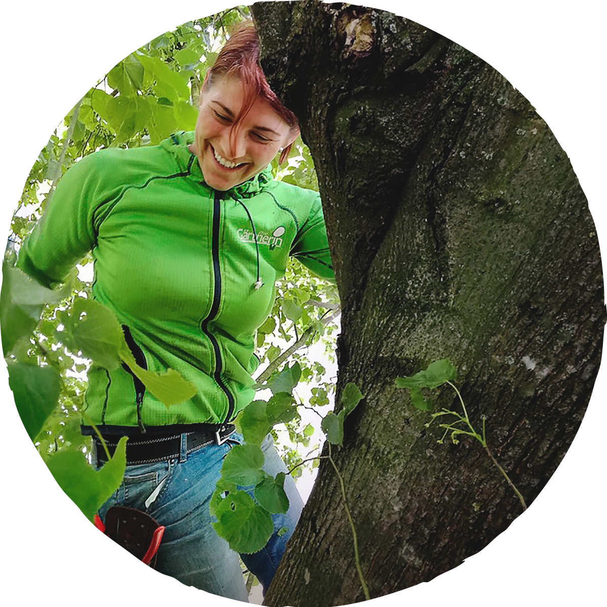 die Gärtnerin bei der Gartenarbeit — St. Valentin Gartenbau