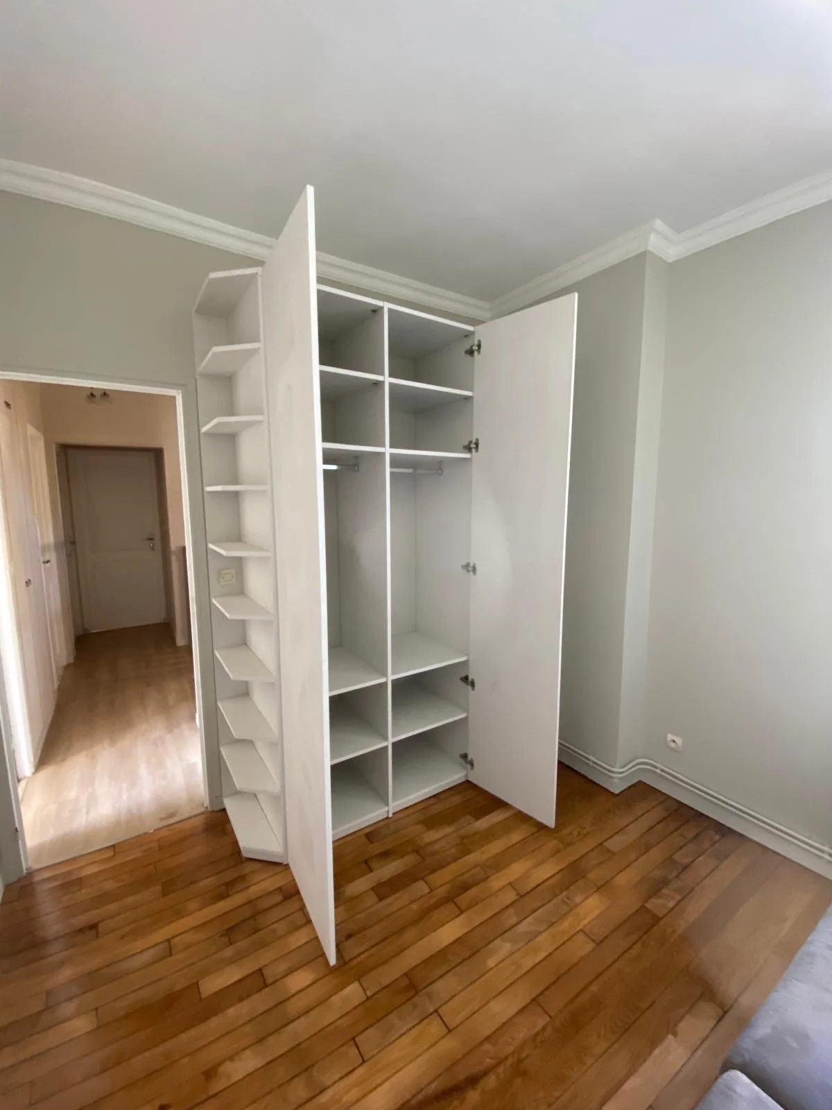 dressing ouvert sur-mesure chambre tours régis delaizir.JPG