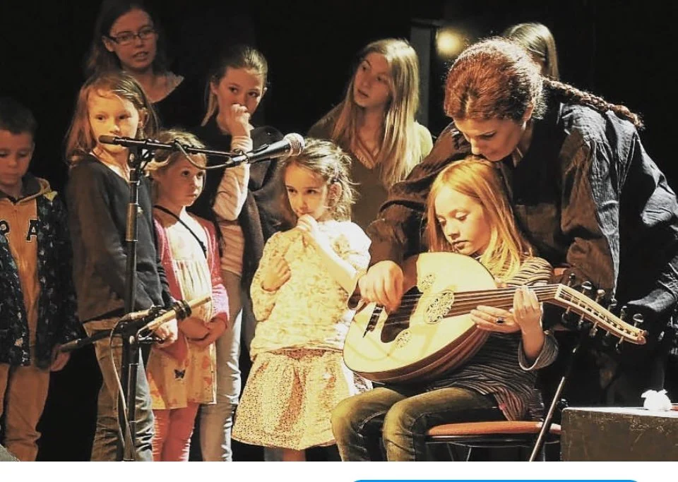 Entre chanter et parler