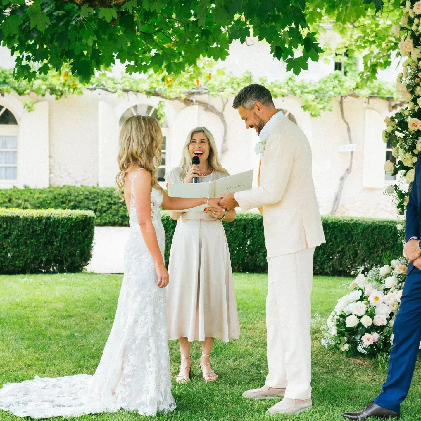 ✨After working with destination couples over the last two years,
this is what I&rsquo;ve learned✨

When guests are flying in from around the world luxury isn&rsquo;t about excess

The couples I work with make thoughtful, confident choices.

They ofte