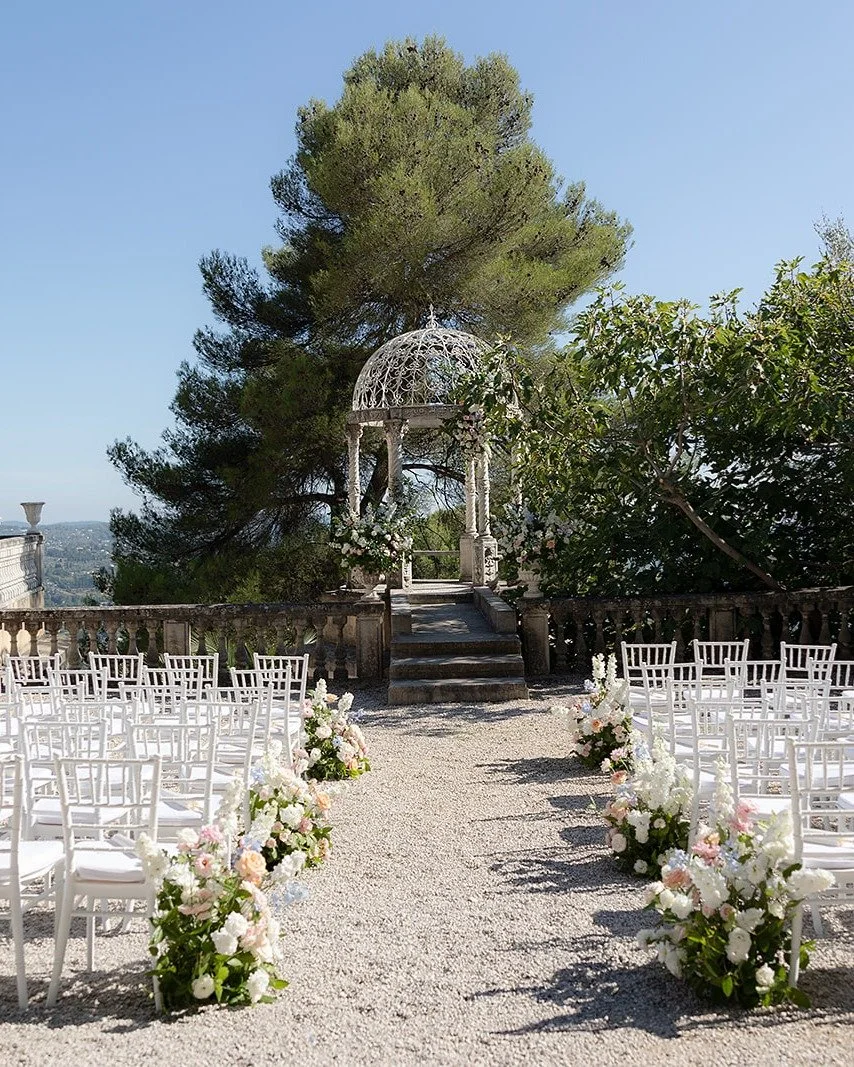 Let's talk ceremony spaces ! They don't get much better than this. The beautiful Chateau Saint Georges in Grasse for my penultimate wedding of 2025. 

This was a late booking, Linda and Joel decided to use me as their celebrant and all the stars alig