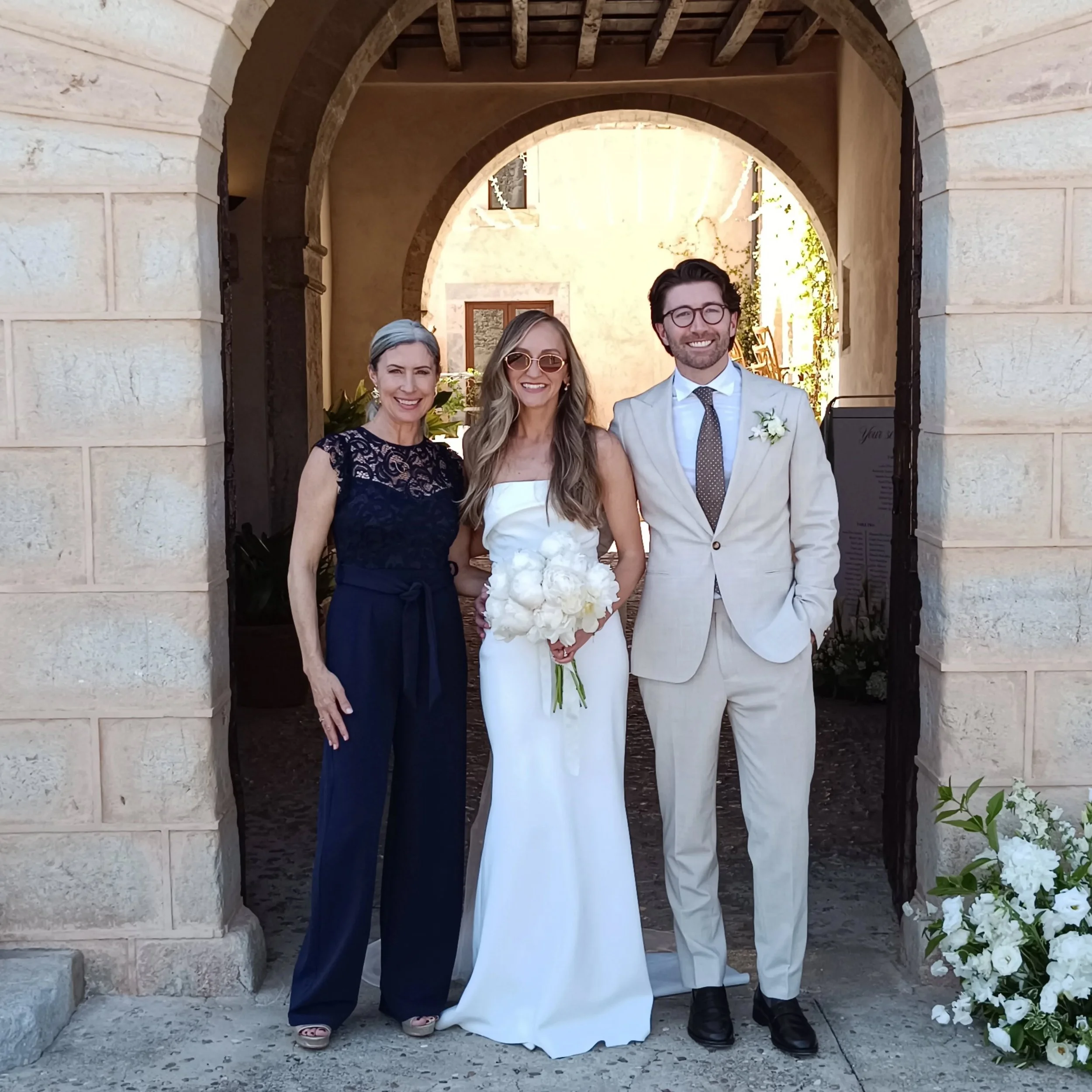 🤍Becky and Martin in the warm Mallorcan sun.... Pledged their vows to one another in front of their family and friends.... 🤍

It was a beautiful ceremony , full of love, laughter and 3 very moving readings from family and friends.

I wish you a won